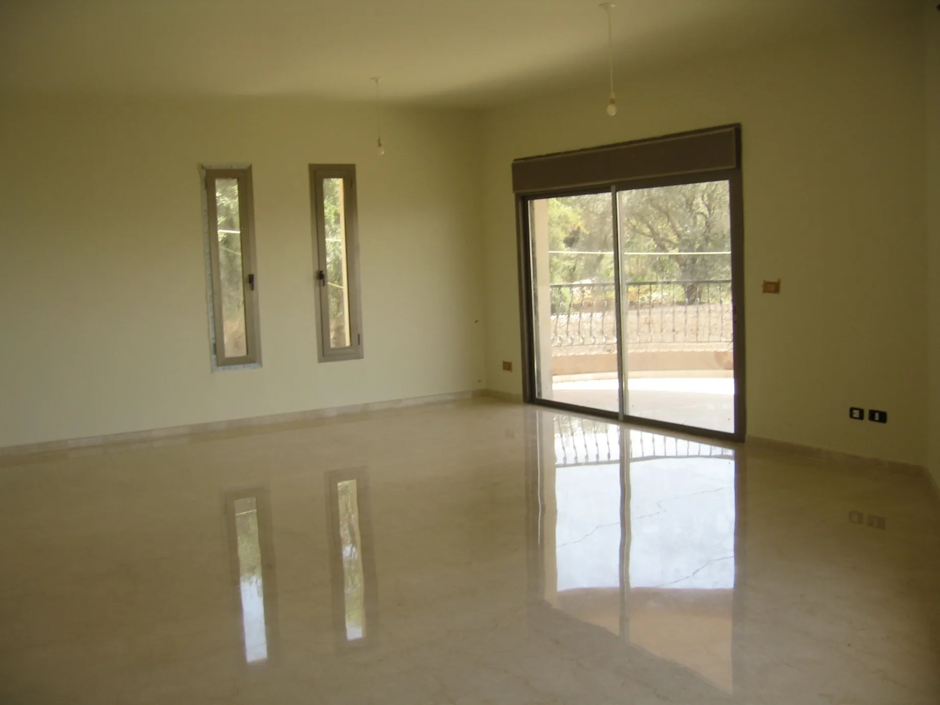 Apartment for Sale in Ballouneh
