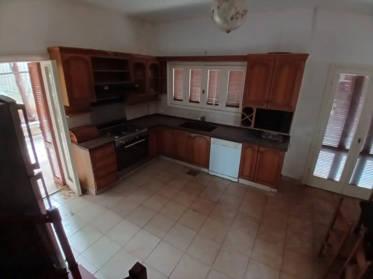 Villa for Sale in Rabweh, Metn — الصورة 9
