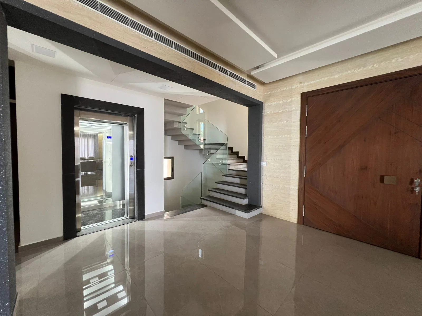 Villa for Sale in Blat — الصورة 6