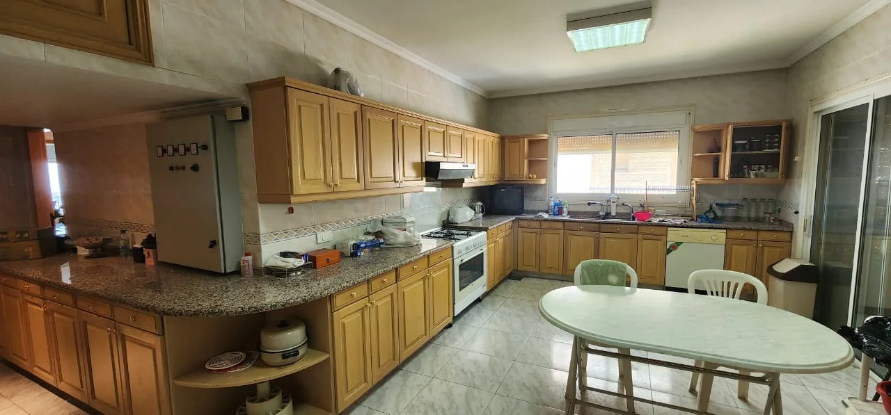Apartment for Rent in Yarzeh, Lebanon — الصورة 8