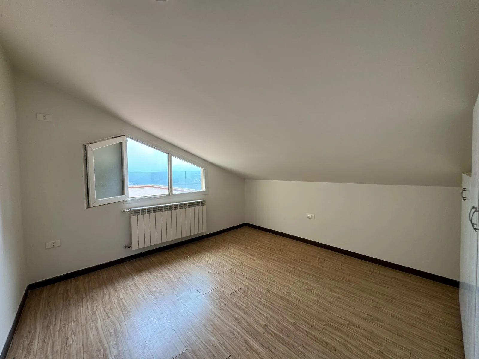 Loft for Rent in Beit Meri — الصورة 5