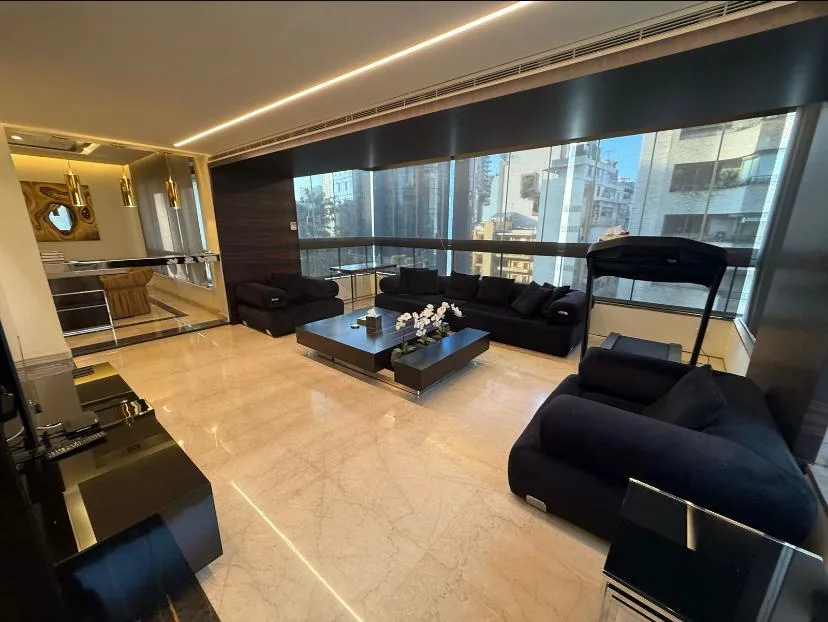 Apartment for Sale in Sodeco, Beirut, Lebanon — الصورة 4