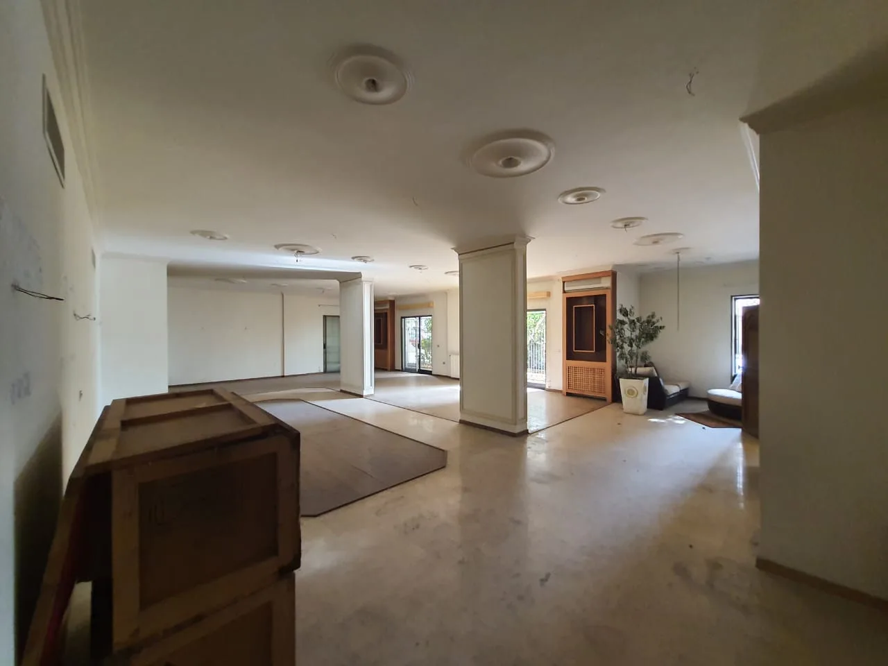 Office for rent in Mansourieh — الصورة 2
