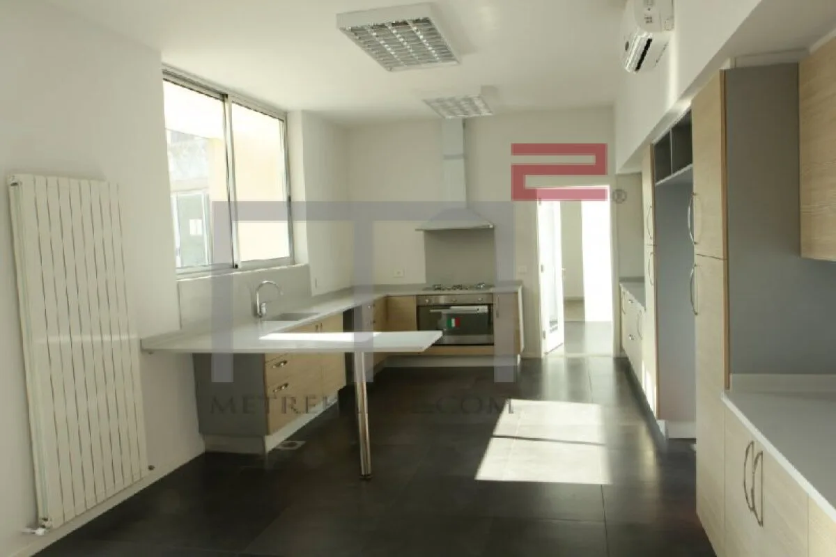 Duplex for Rent in Hamra — الصورة 2