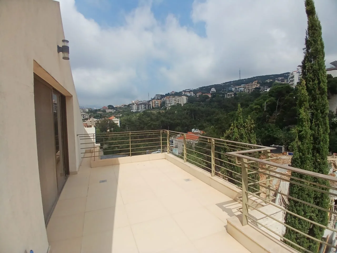 Apartment for Rent in Qornet El Hamra — الصورة 4