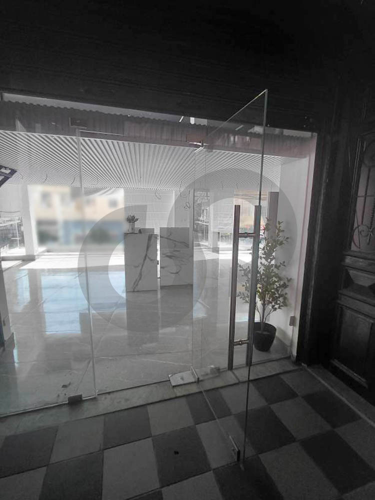 Commercial shop/prime location/main road/BOURJ HAMMOUD,METN — photo 2