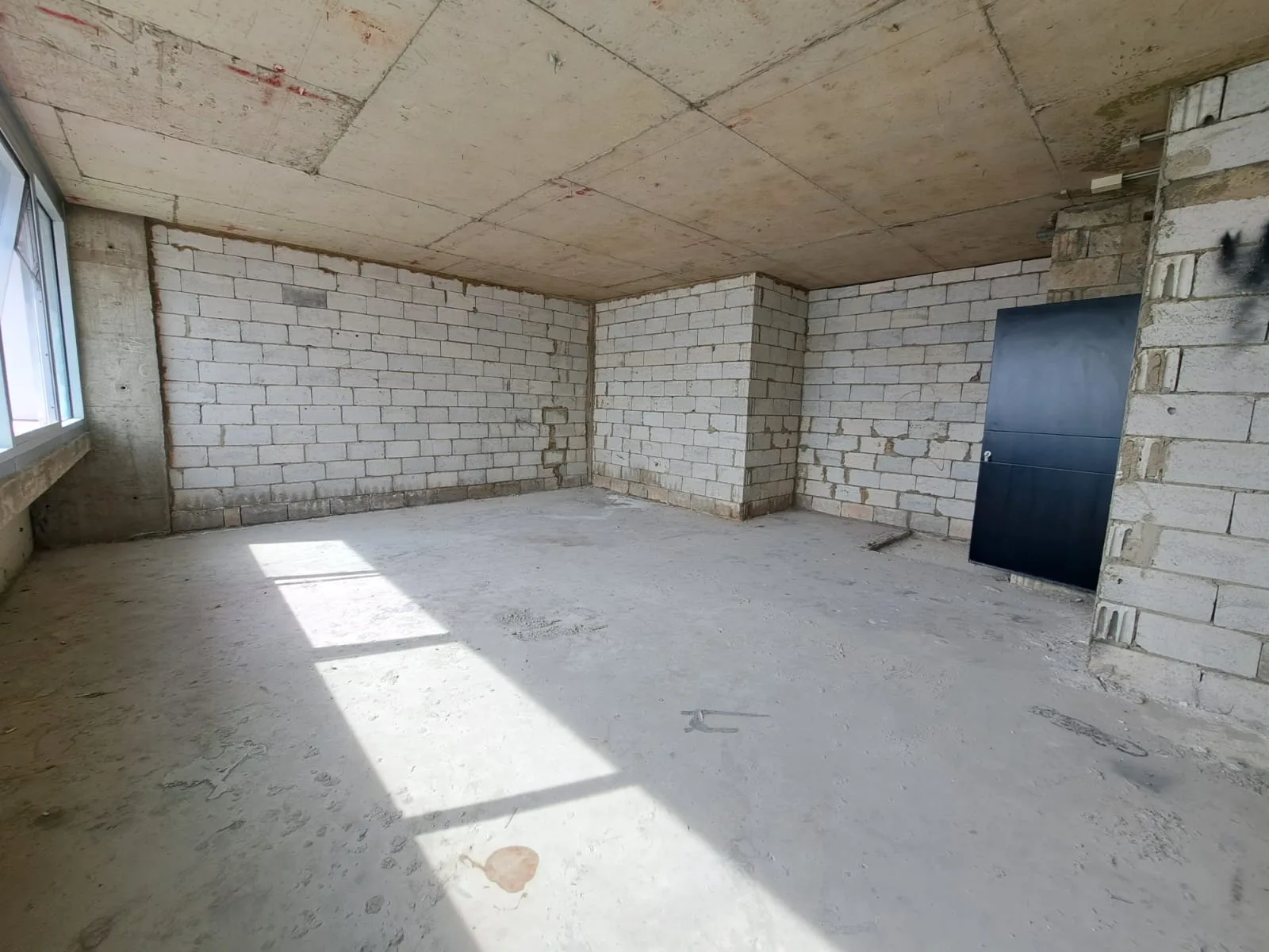 Office for Sale in Dekwaneh