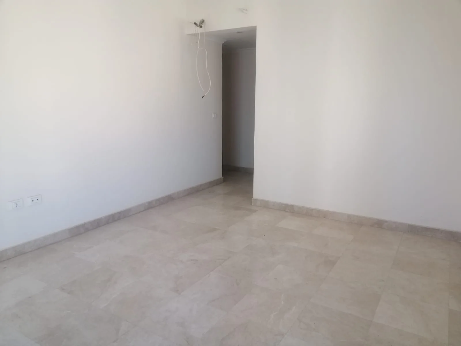Apartment for Sale in Syoufi, Beirut, Lebanon — الصورة 10