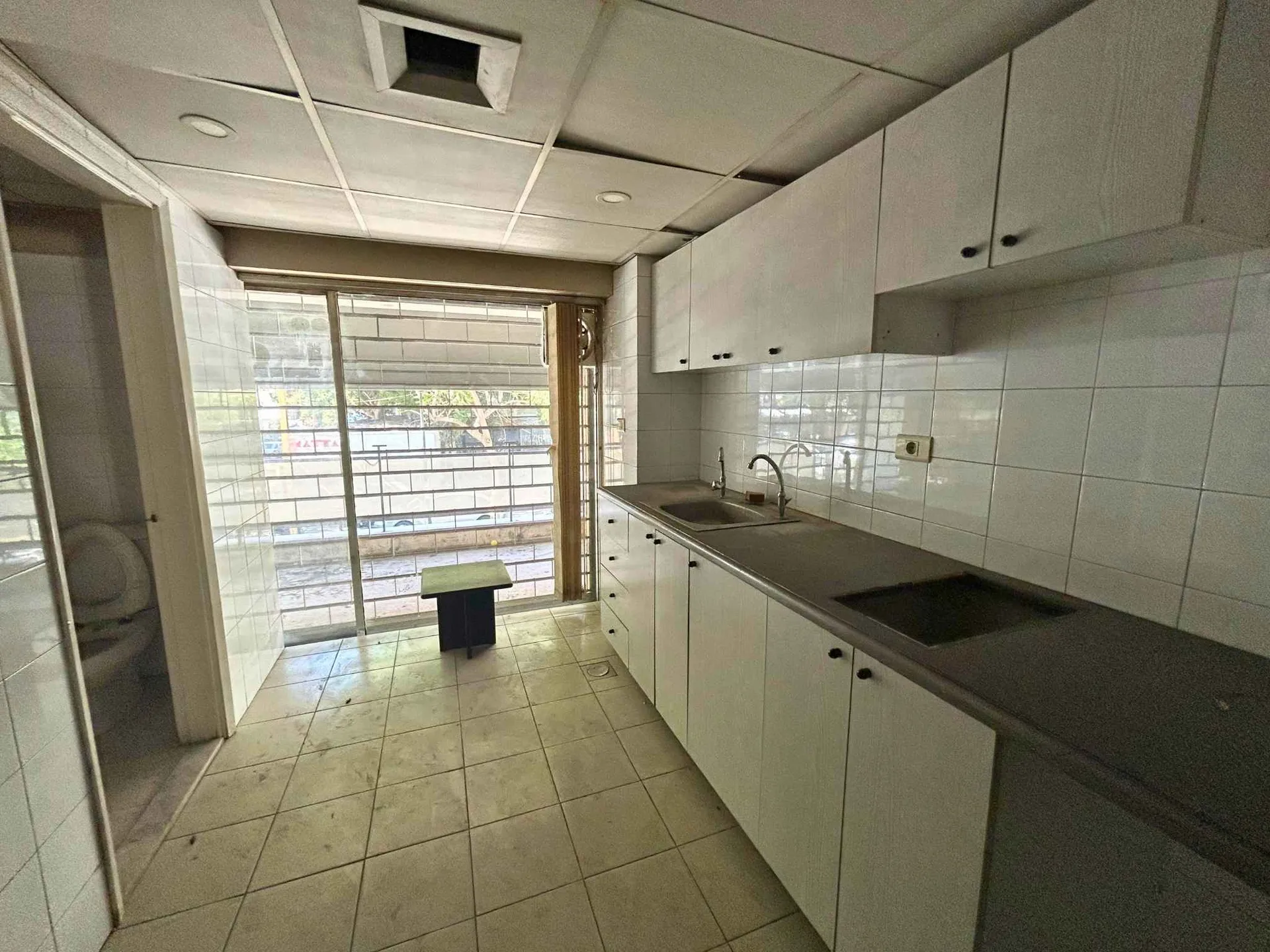 Office for Sale in Badaro — الصورة 5