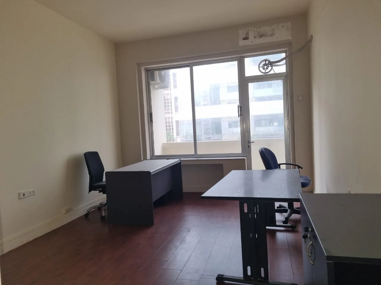 Office for rent in Verdun, Beirut, Lebanon — الصورة 4