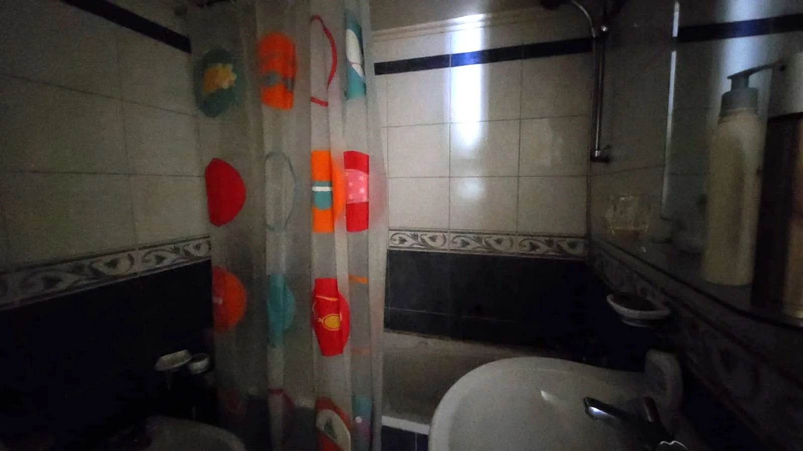 Apartment for Rent in Tallet Khayat, Beirut, Lebanon — الصورة 7