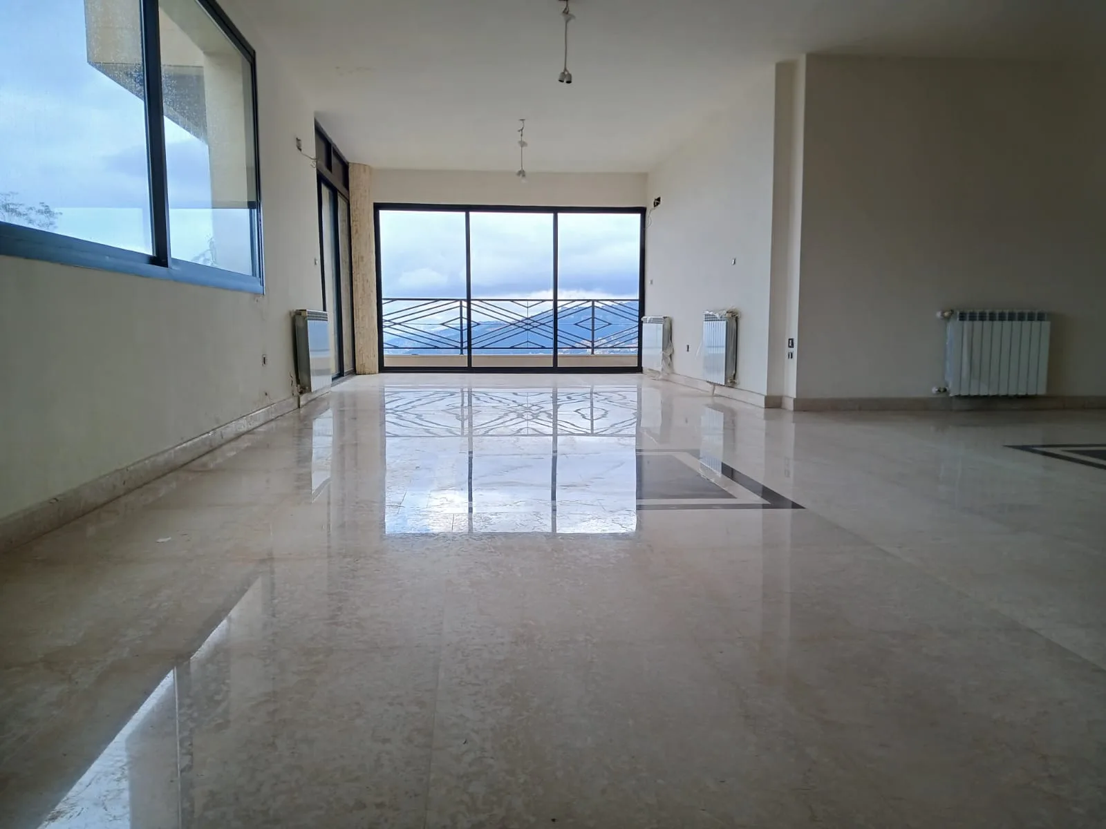 Apartment for Sale in Mazraat Yachoua, Lebanon — الصورة 6