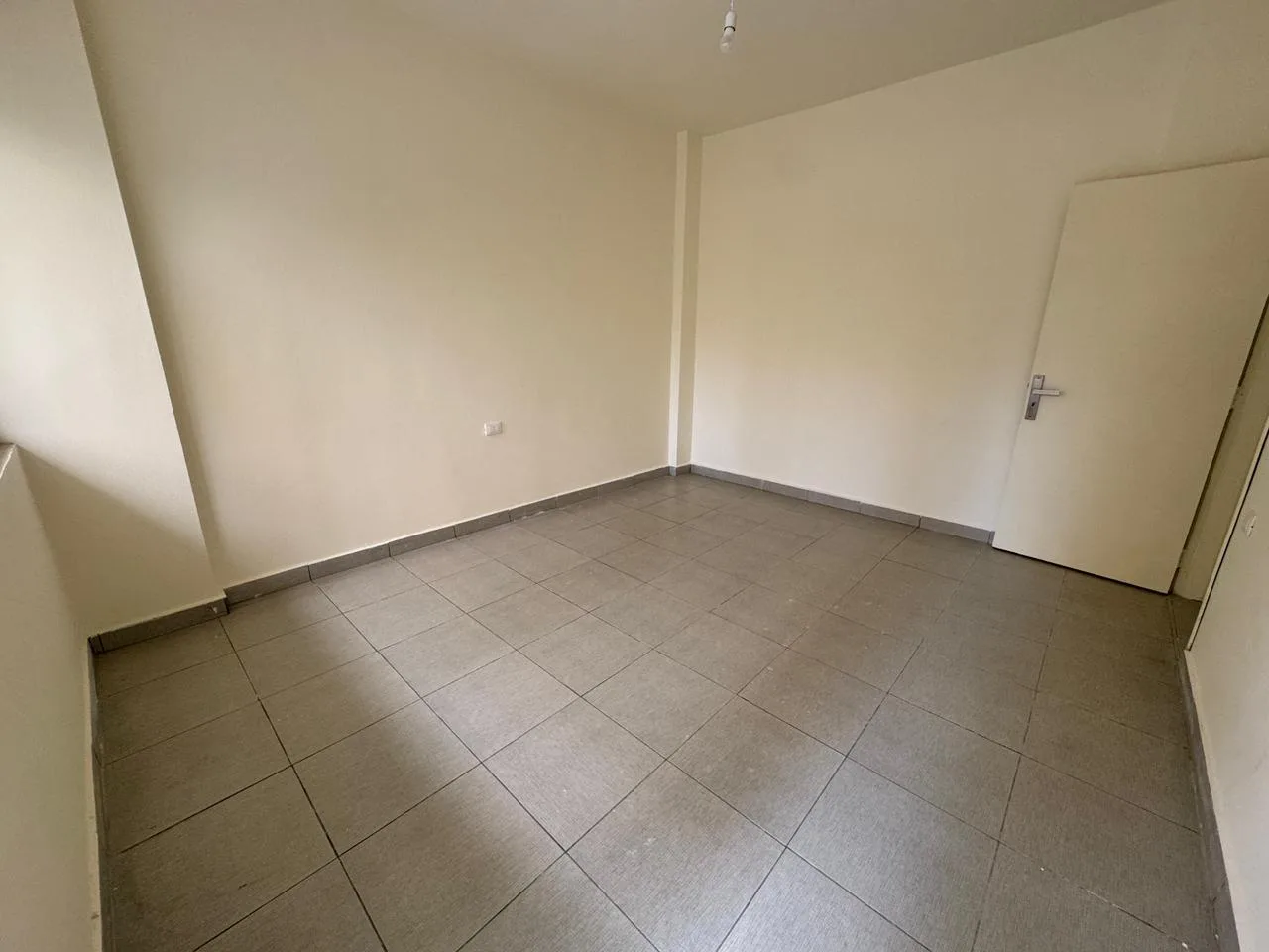 Apartment for sale in Ras Beirut, Beirut, Lebanon — الصورة 8
