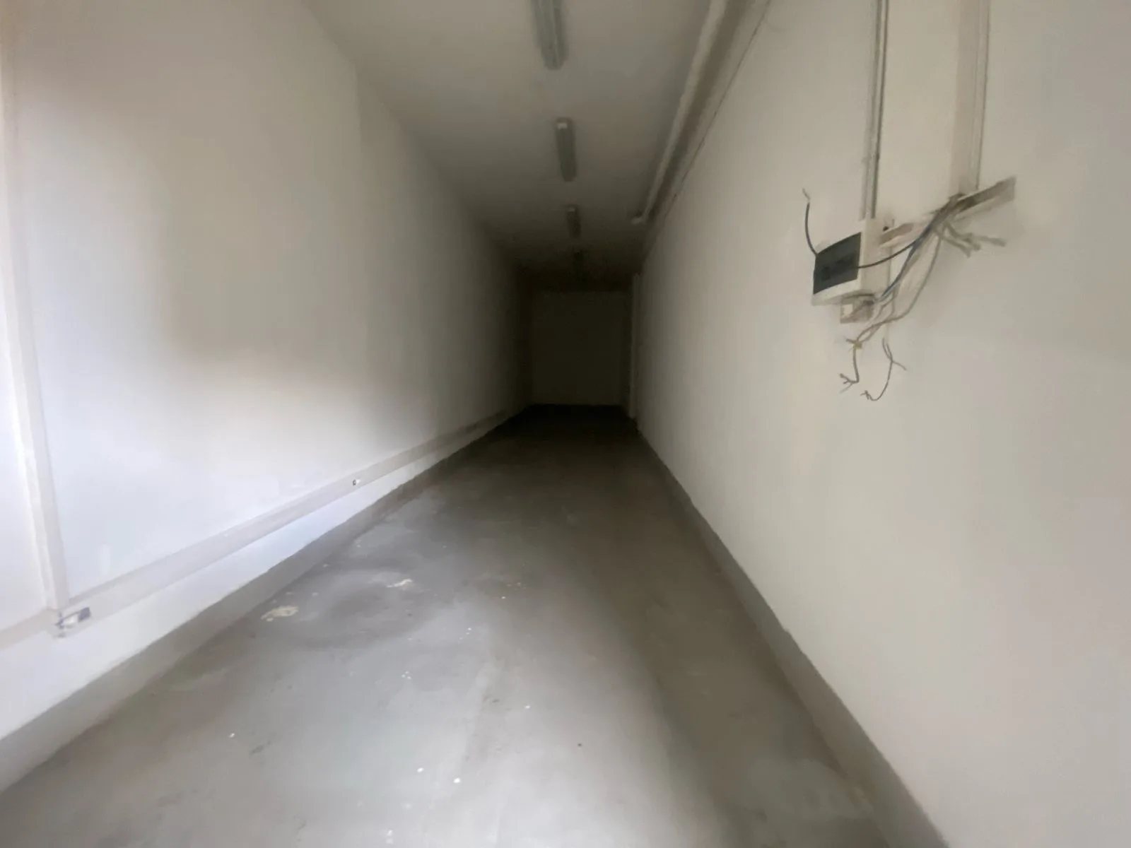 Warehouse for rent in Mazraat Yachoua — الصورة 7