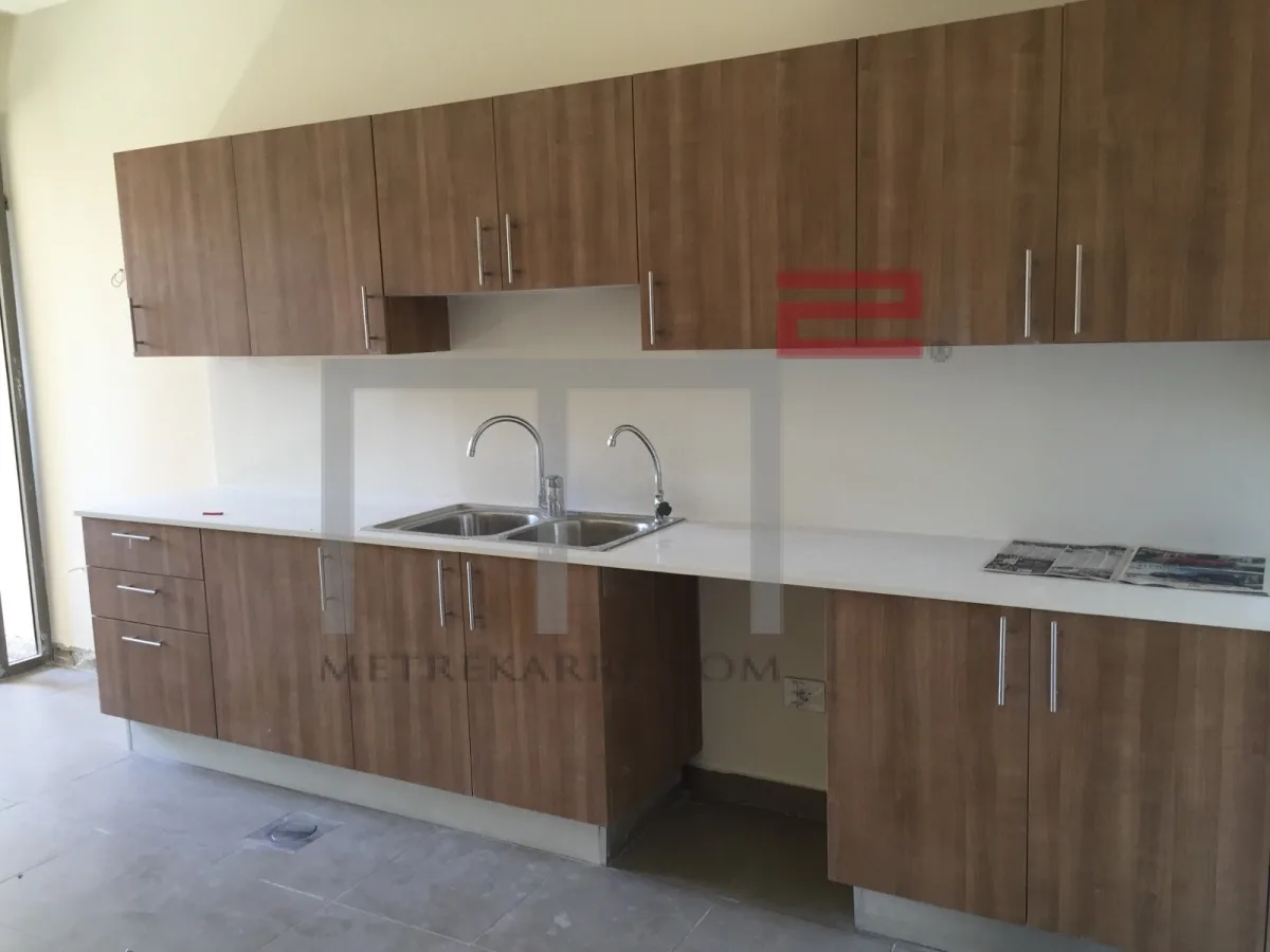 Apartment for Rent in Ras Beirut — الصورة 2
