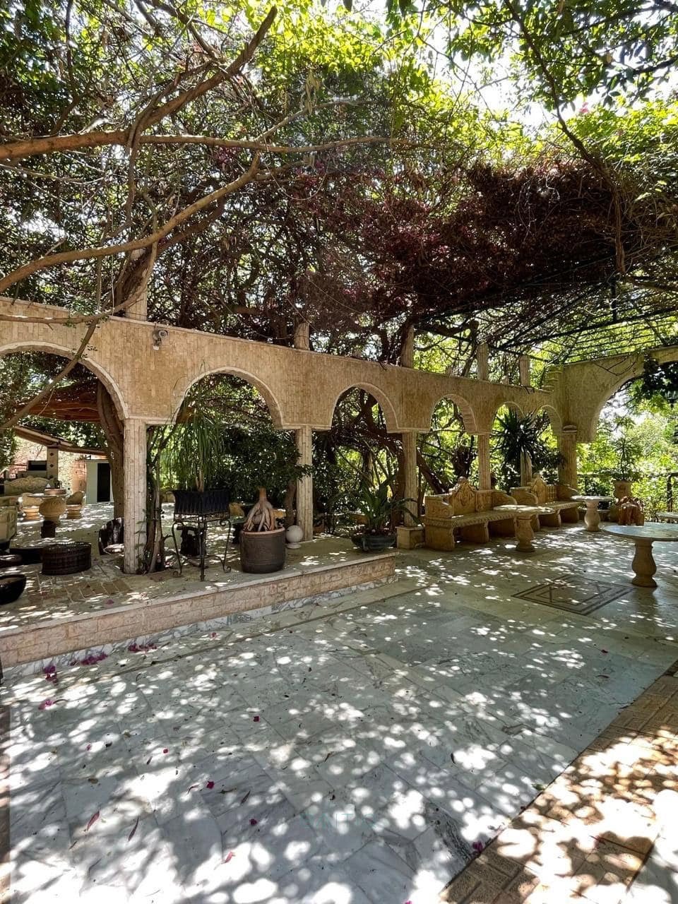 Luxurious Villa for sale in Tilal Khaldeh Aramoun — الصورة 18