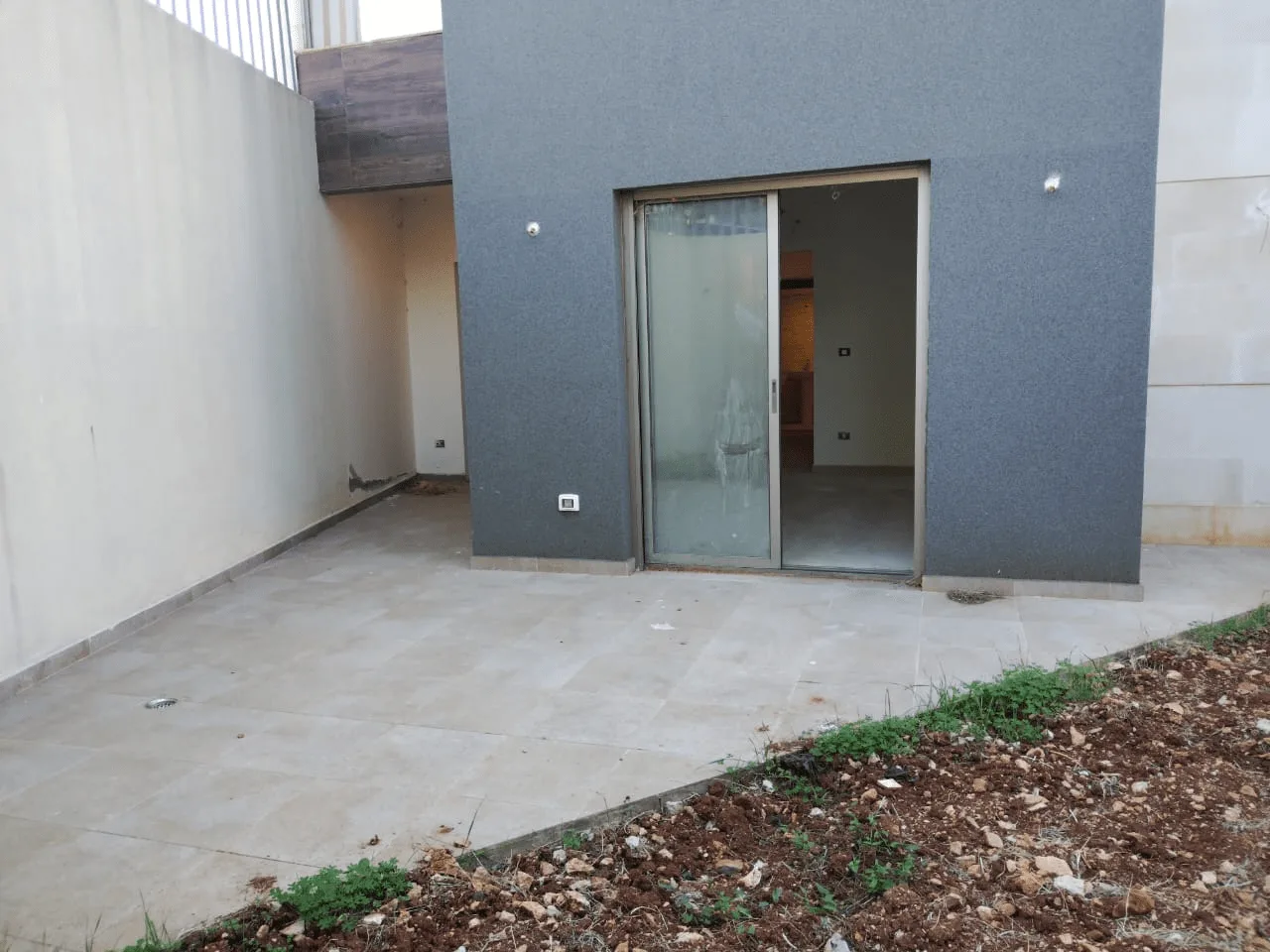 Apartment for Sale in Ballouneh, Lebanon — الصورة 6