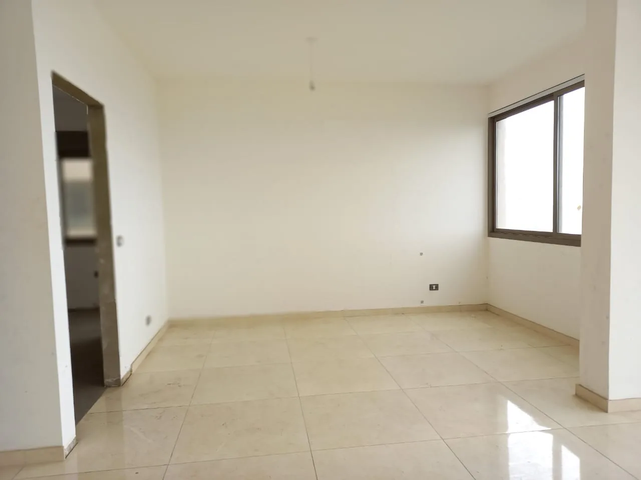 Apartment for Sale in Haret Sakher — الصورة 2