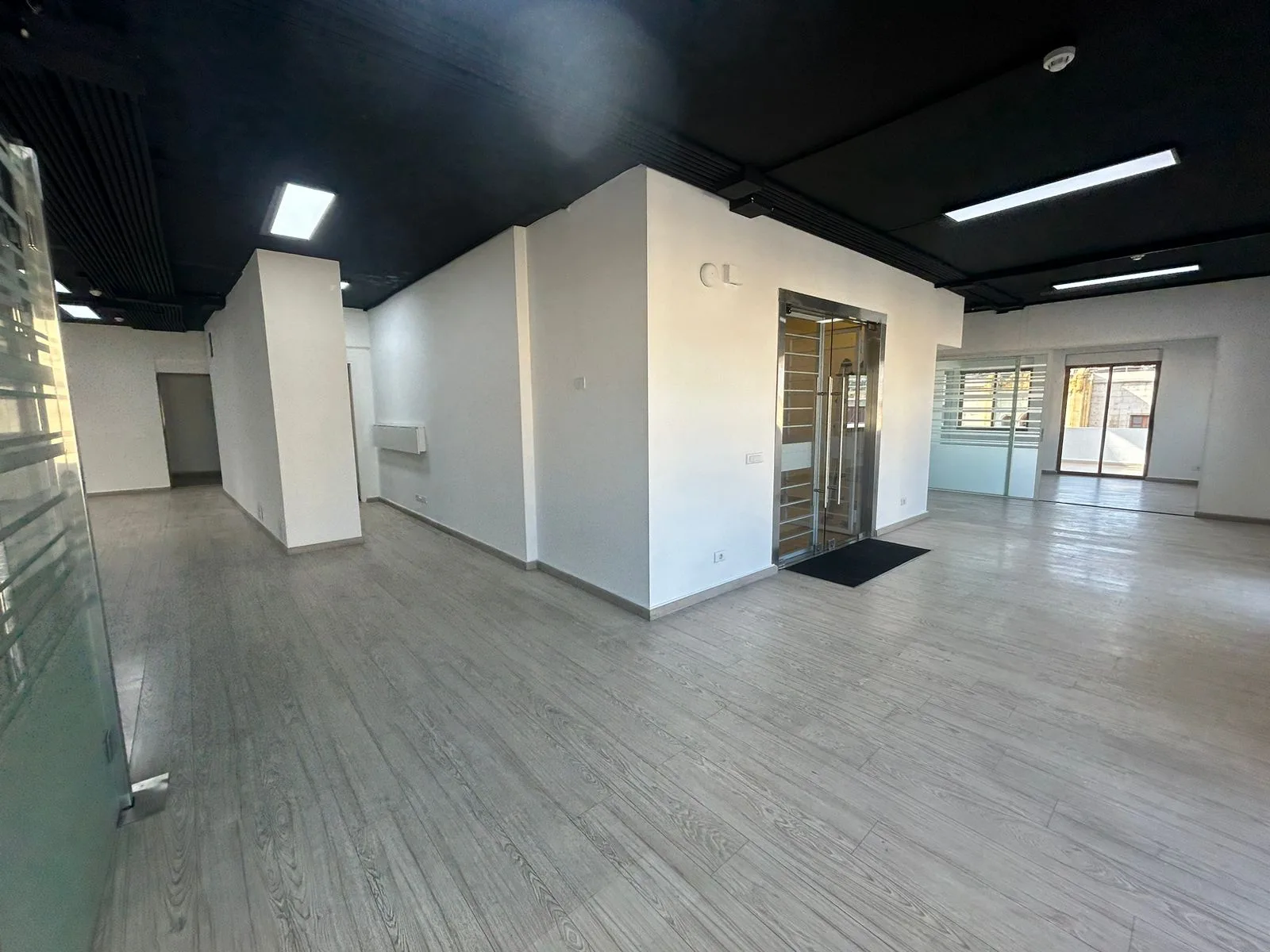 Office for rent in Downtown — الصورة 1