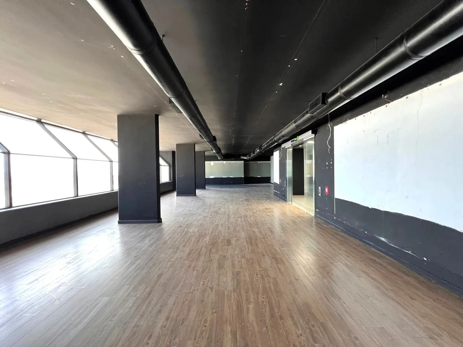 Office for rent in Gemmayzeh — الصورة 4