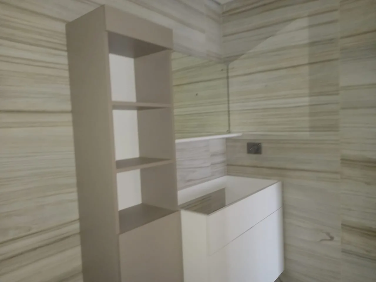 Apartment for Sale in Ballouneh — الصورة 5
