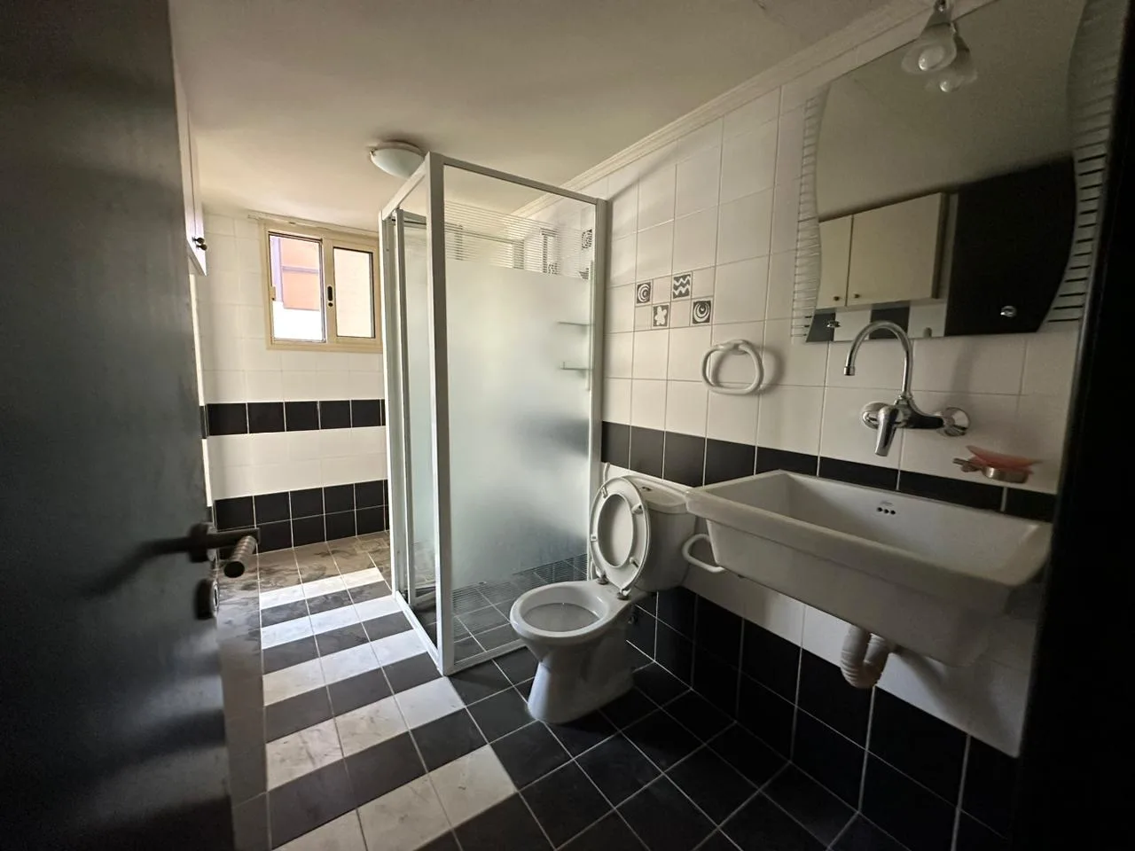 Apartment for Sale in Mansourieh, Lebanon — الصورة 7