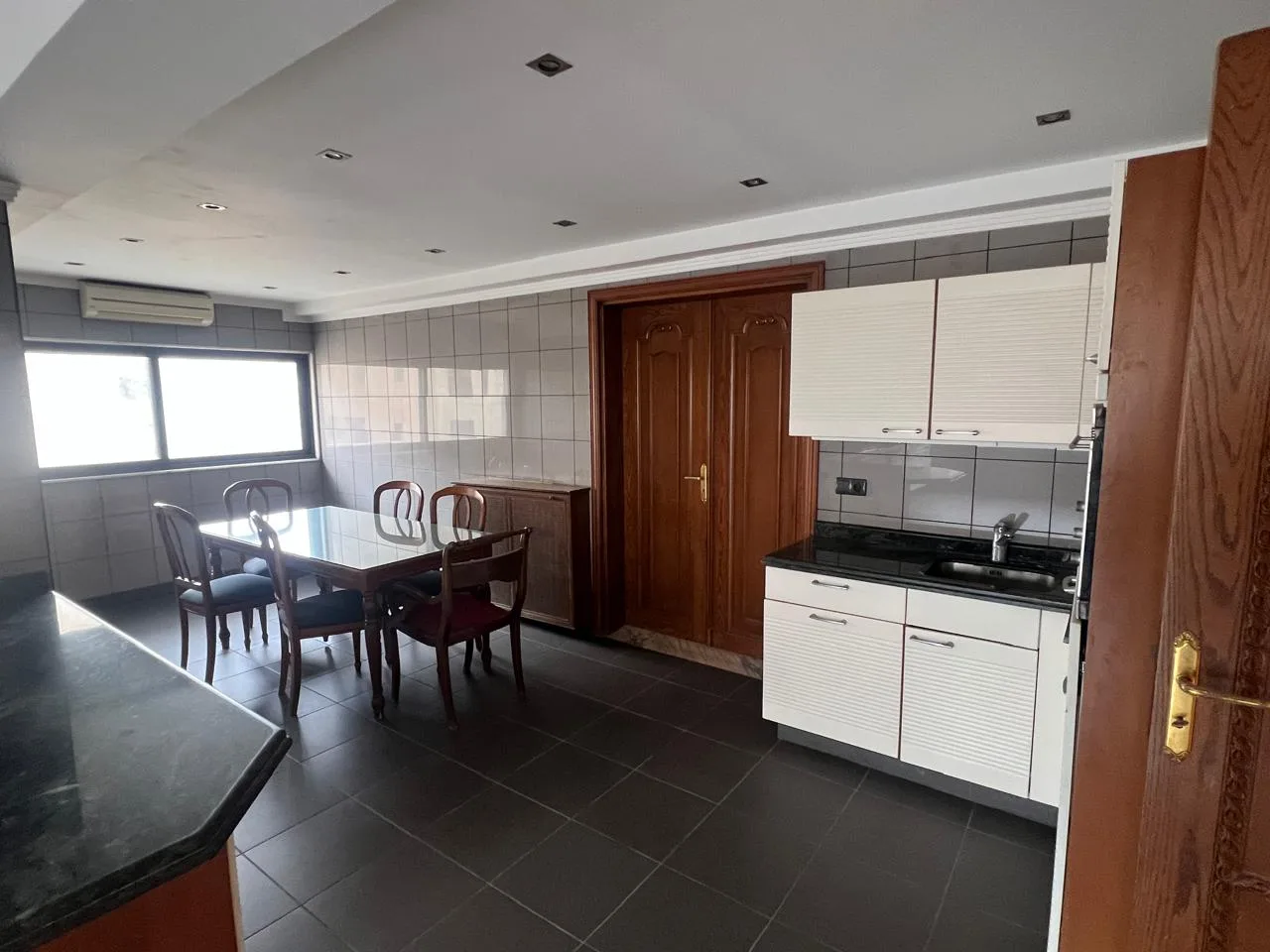 Duplex for Sale in Ramlet El Bayda, Beirut, Lebanon — الصورة 10
