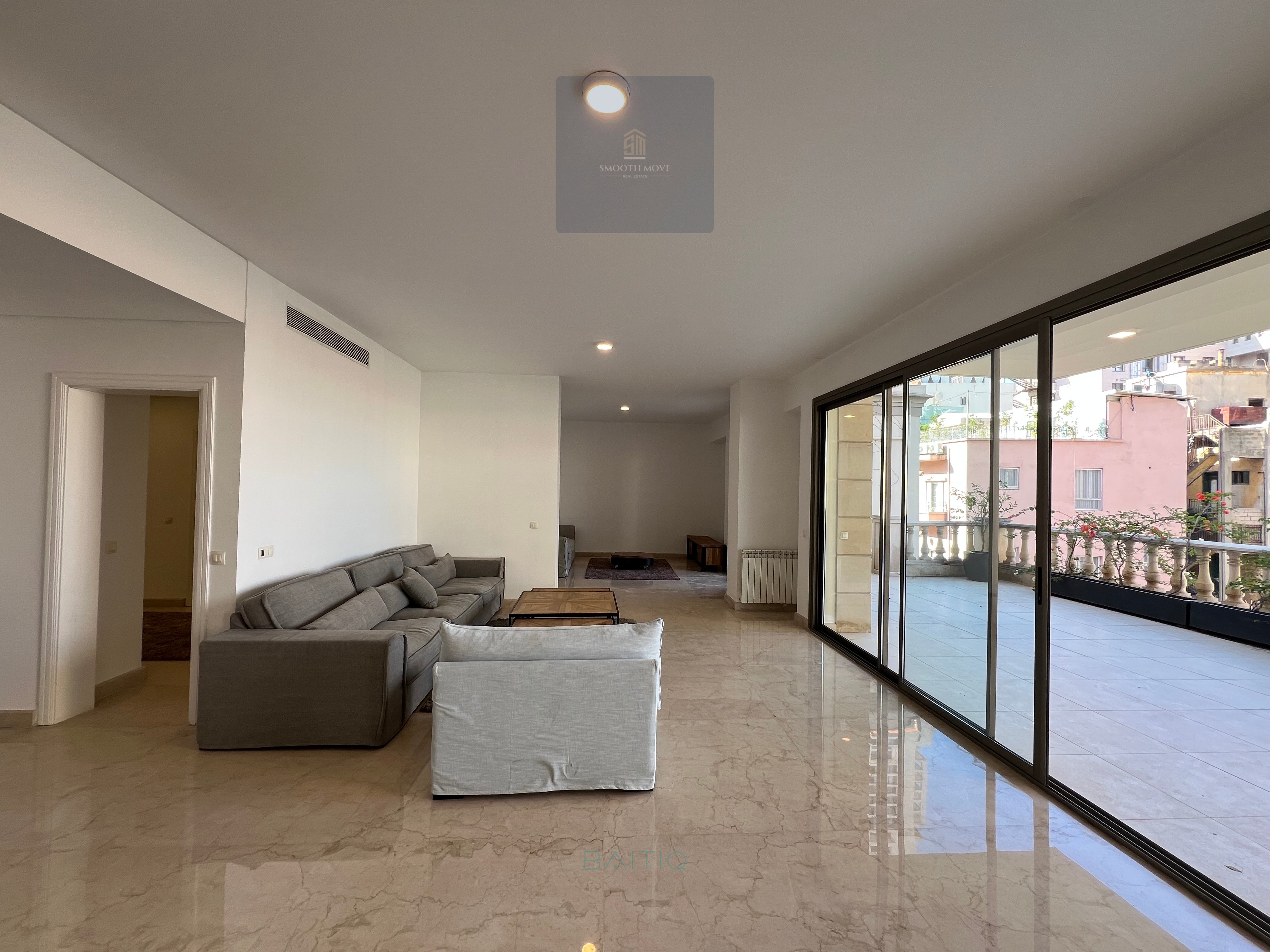Beautiful Apartment With Outdoor Terrace for Rent or Sale in Gemmayze — الصورة 11