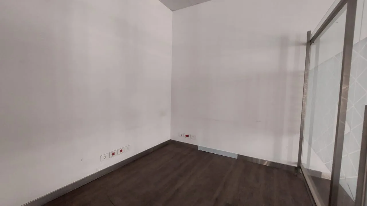 Office for rent in Downtown — الصورة 3