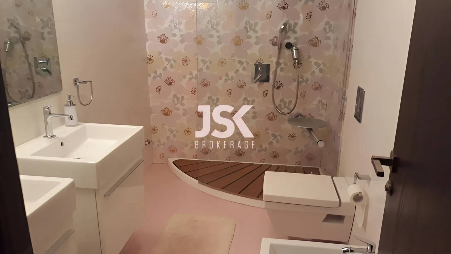 Duplex for Sale in Jouret Al Ballout, Lebanon — الصورة 11