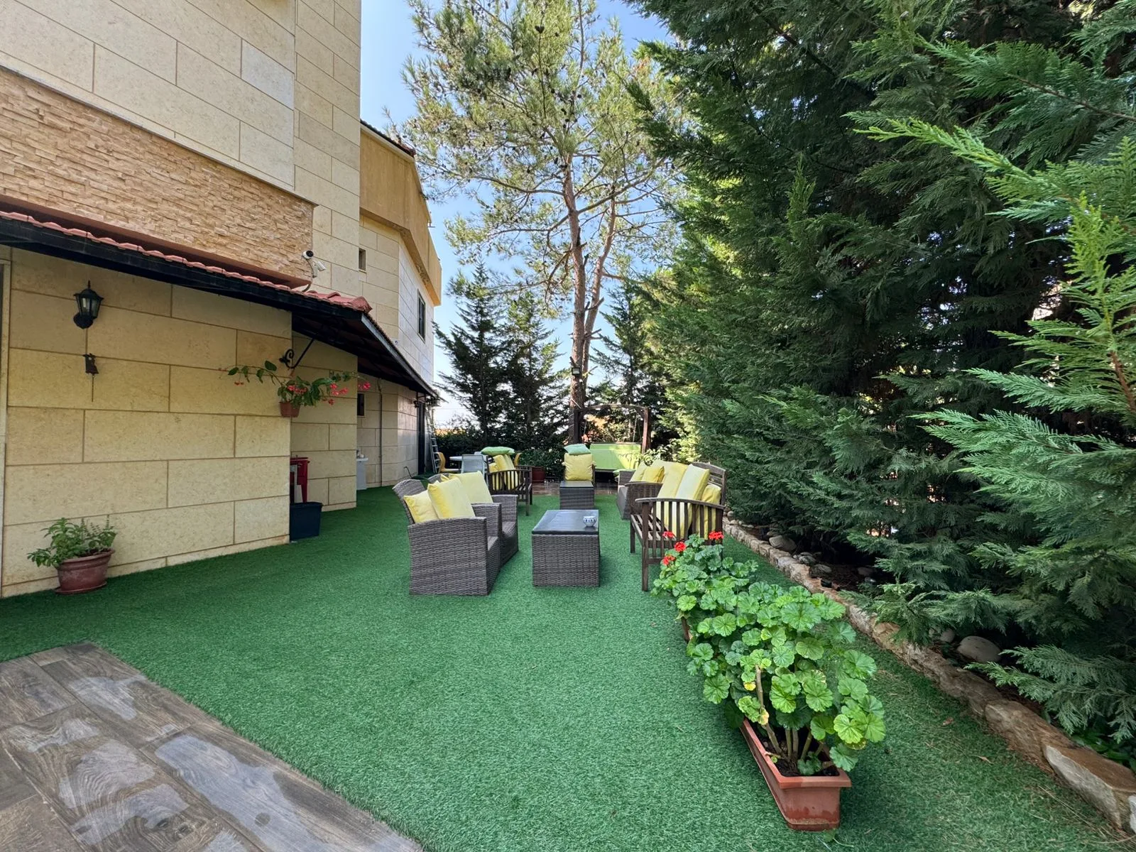 Apartment for Sale in Baabdat — الصورة 3