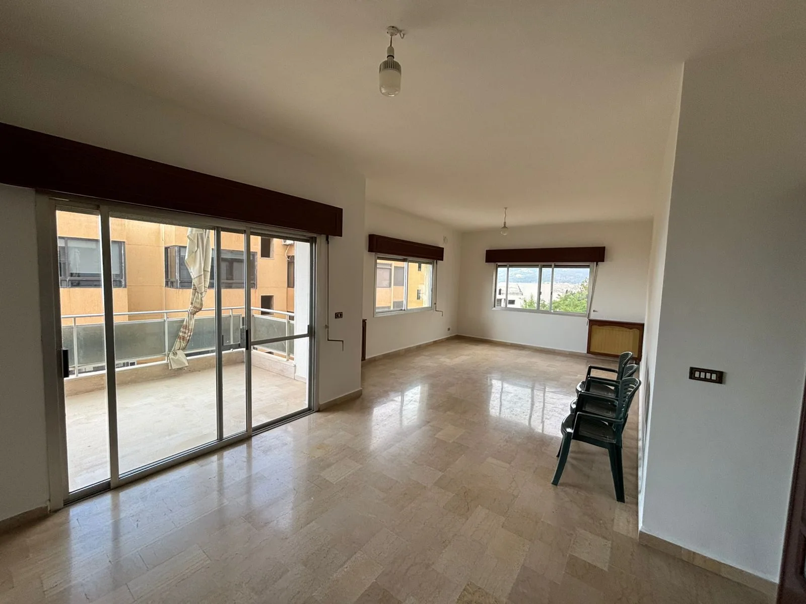 Apartment for Sale in Mazraat Yachoua — الصورة 2