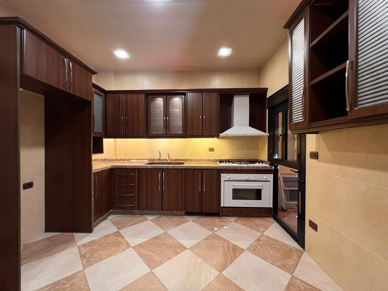 Apartment for Sale in Maghdoucheh — الصورة 7