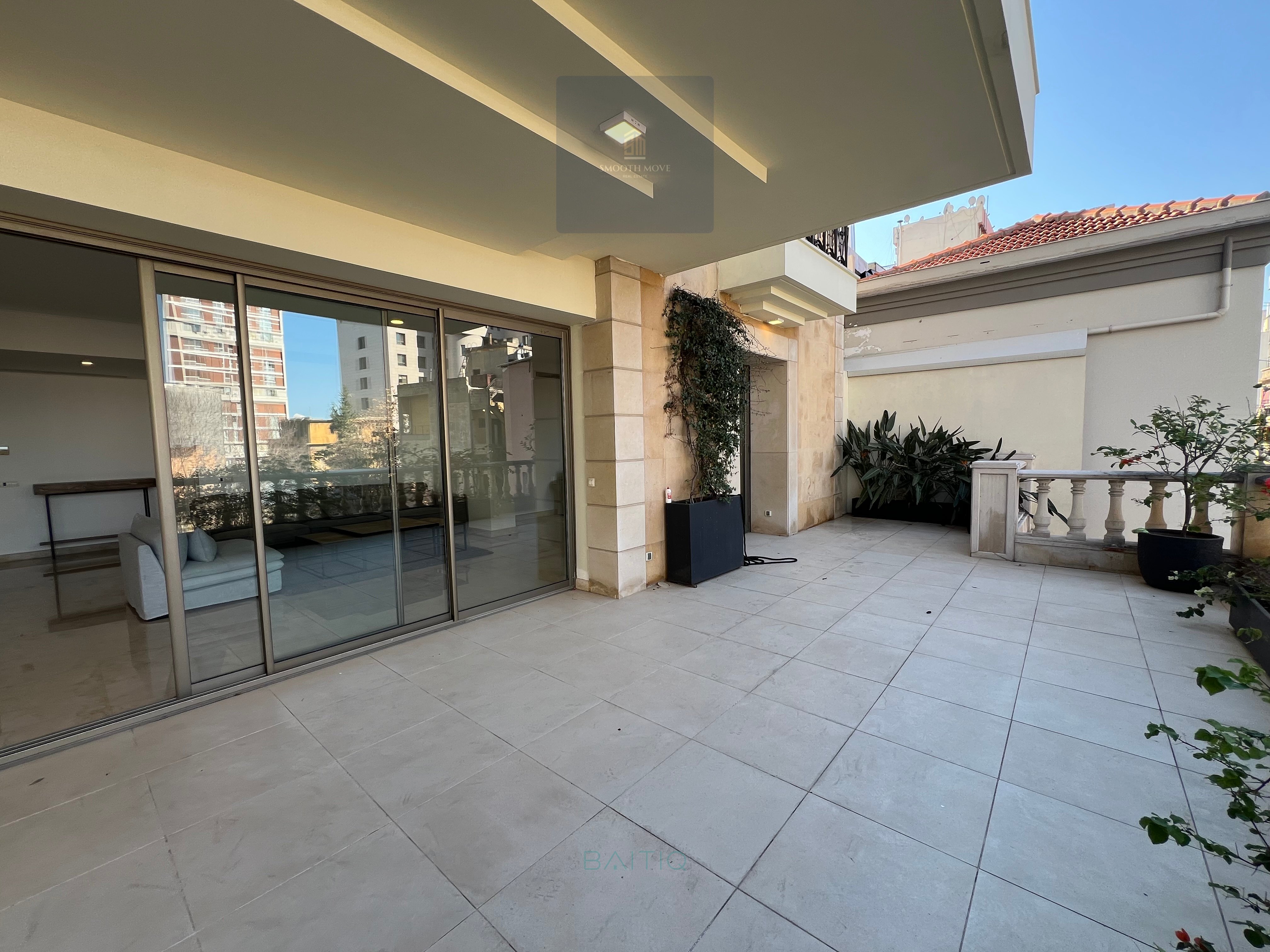 Beautiful Apartment With Outdoor Terrace for Rent or Sale in Gemmayze — الصورة 7