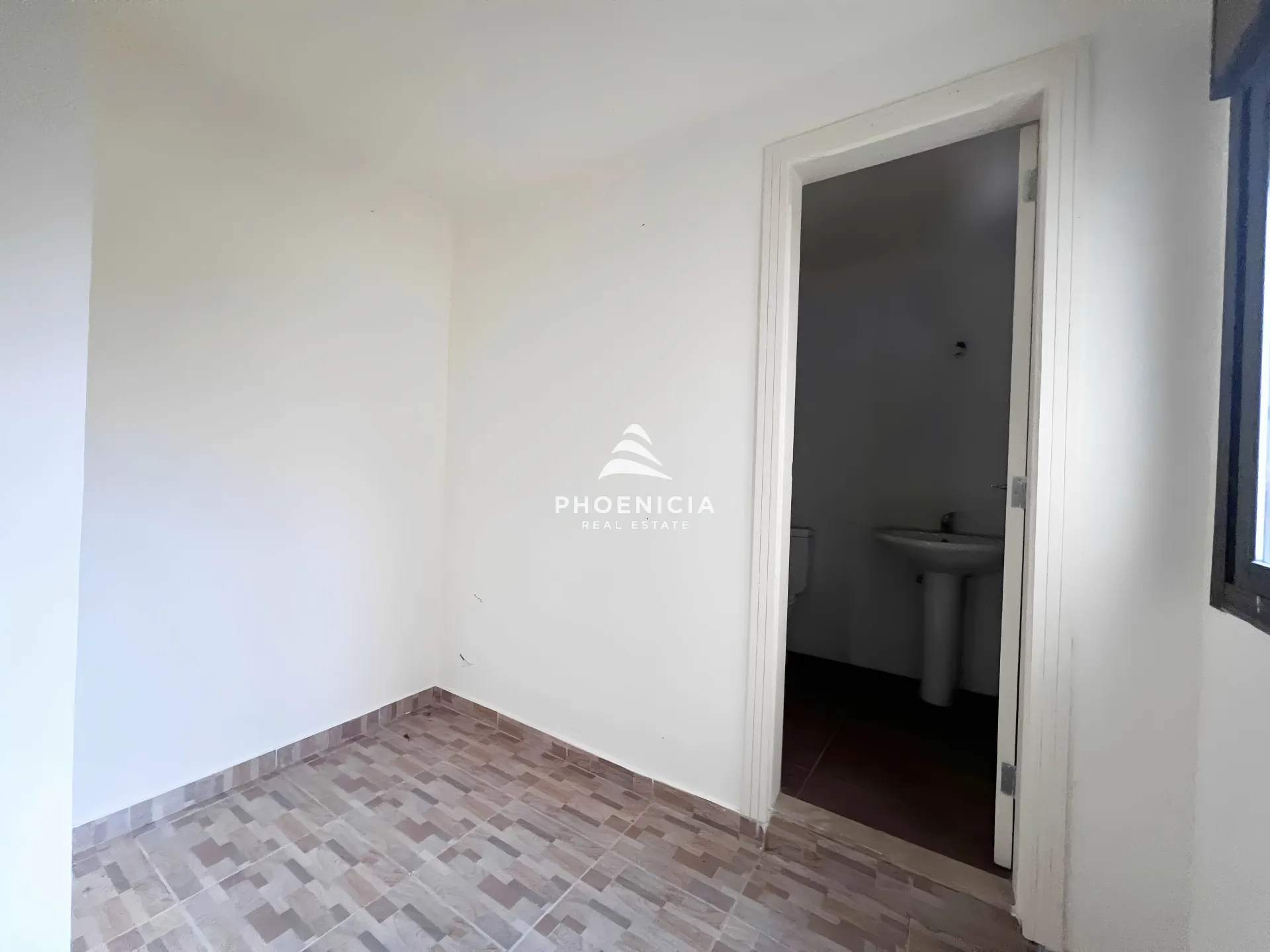 Apartment for Sale in Aamchit