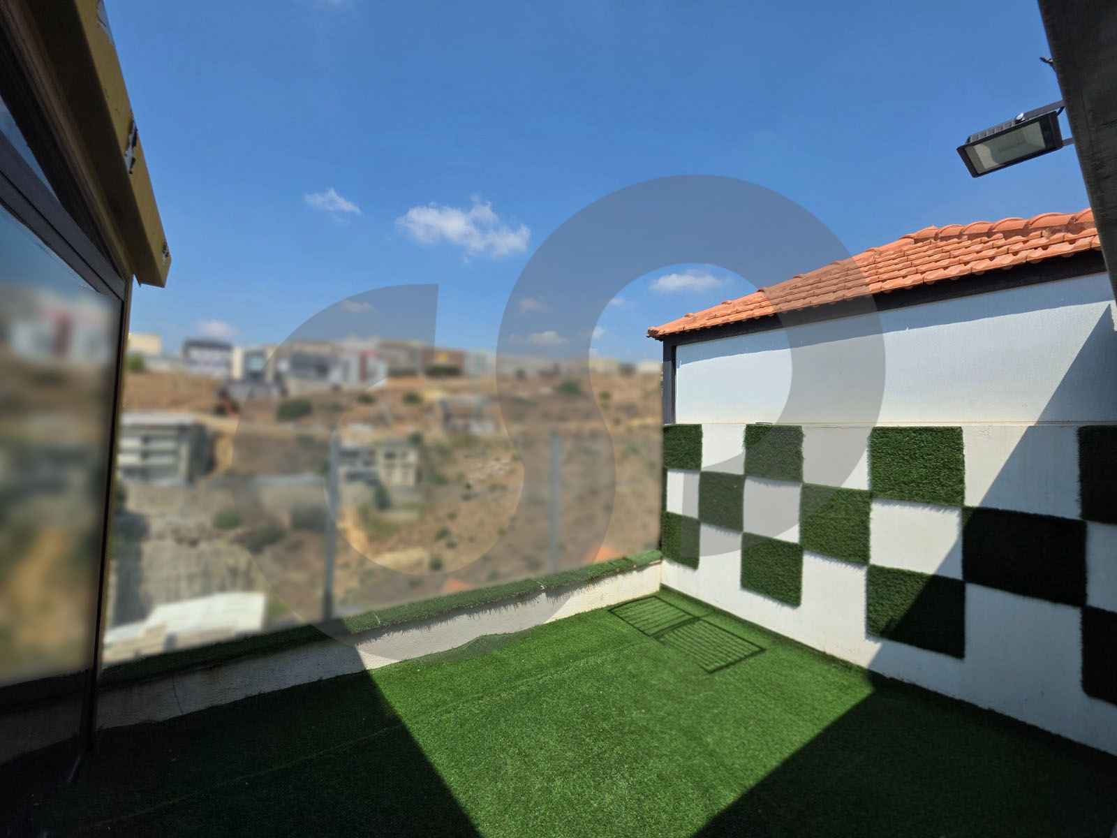 Two Separate Apartments with a Terrace/well-maintained building/Hazmieh ,BAABDA — الصورة 2
