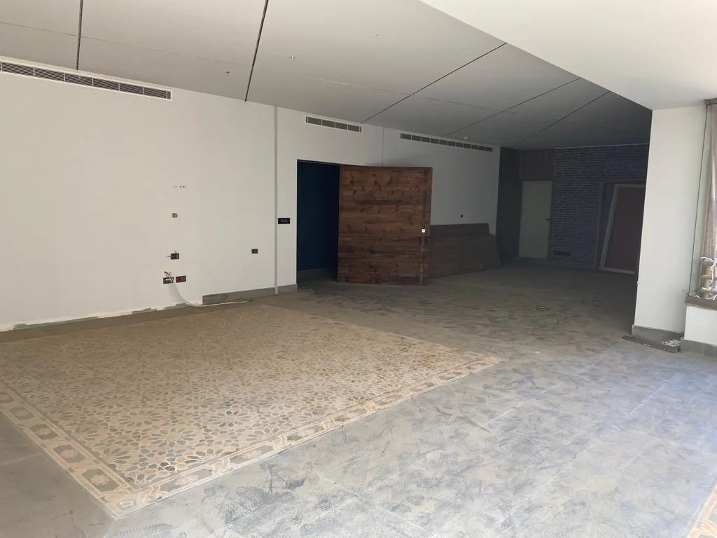 Office for Rent in Tabariss, Achrafieh, Beirut, Lebanon — الصورة 4