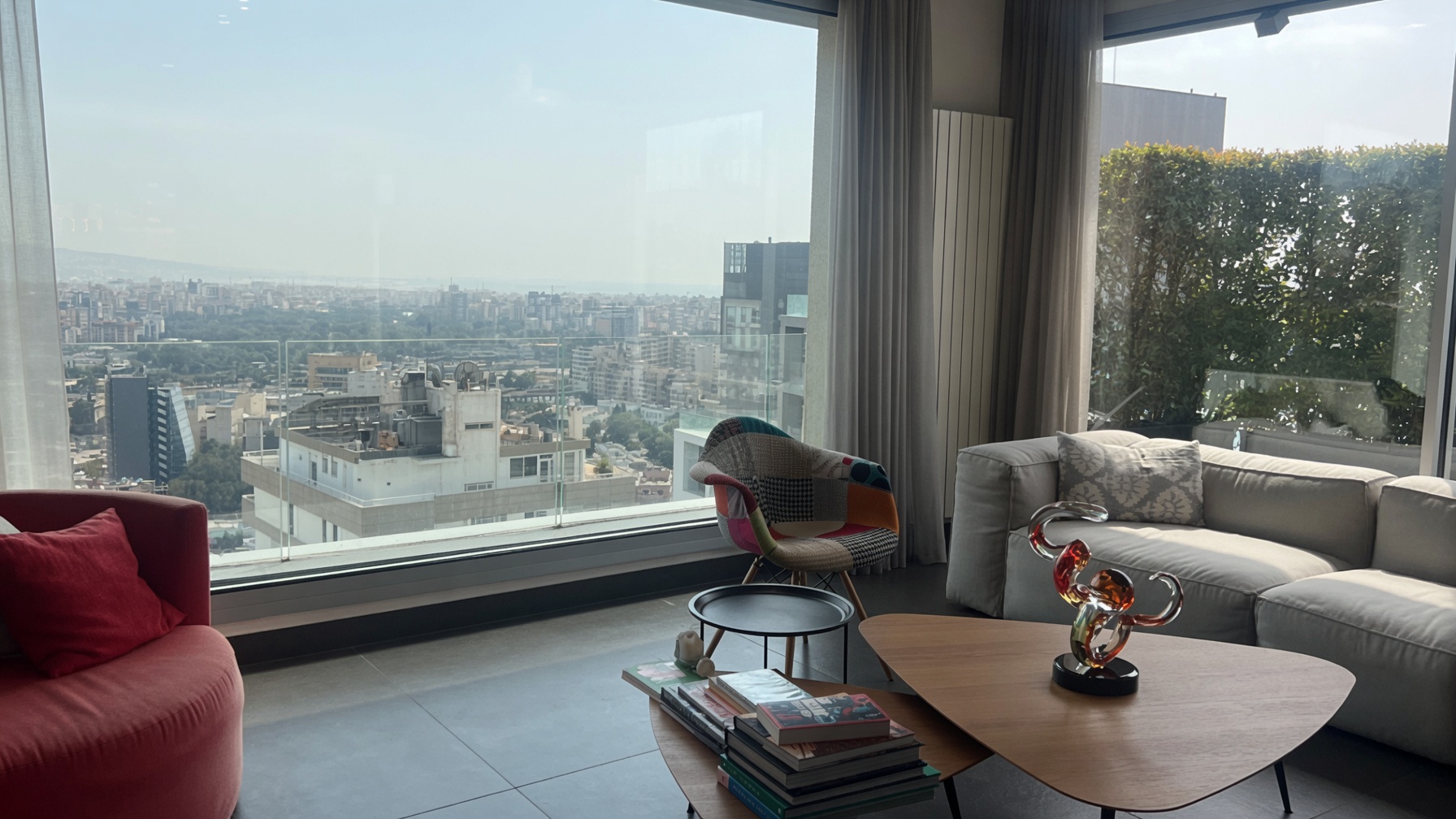 Achrafieh Penthouse with Private Pool & 360° Views — الصورة 3