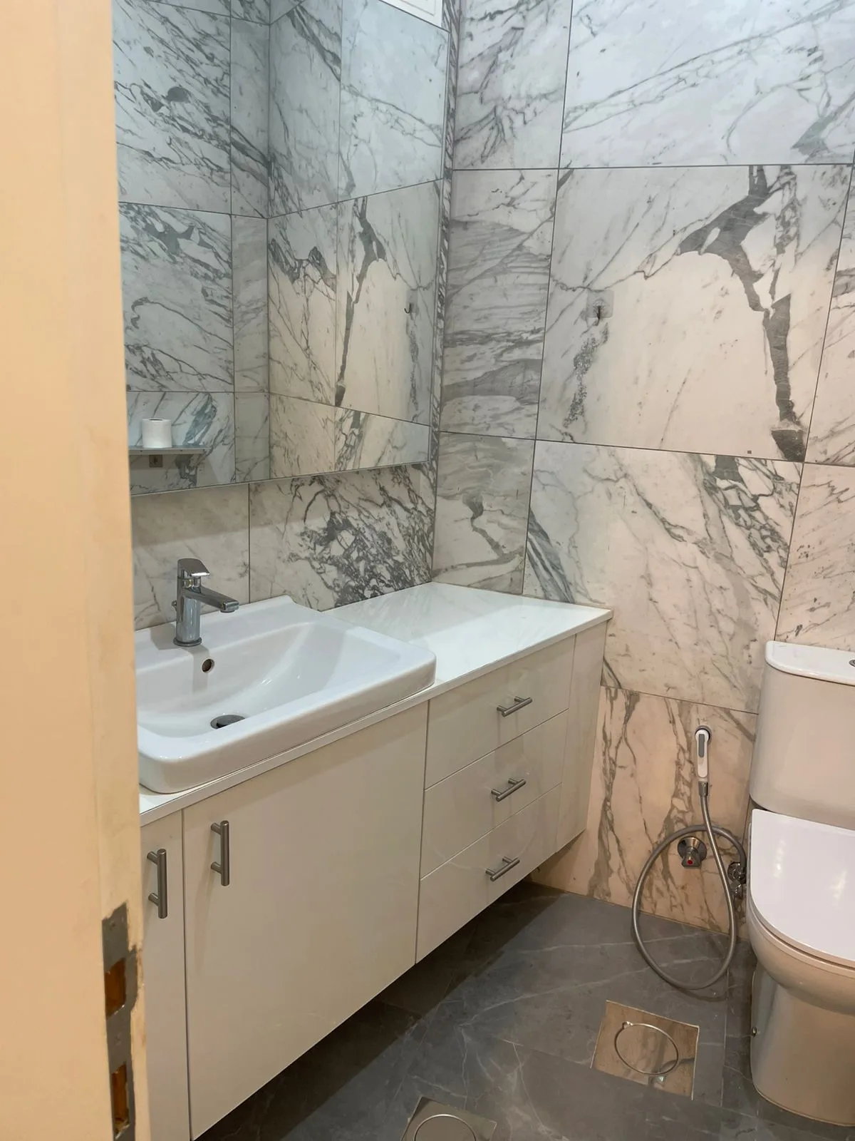 House for rent in Hamra — الصورة 4