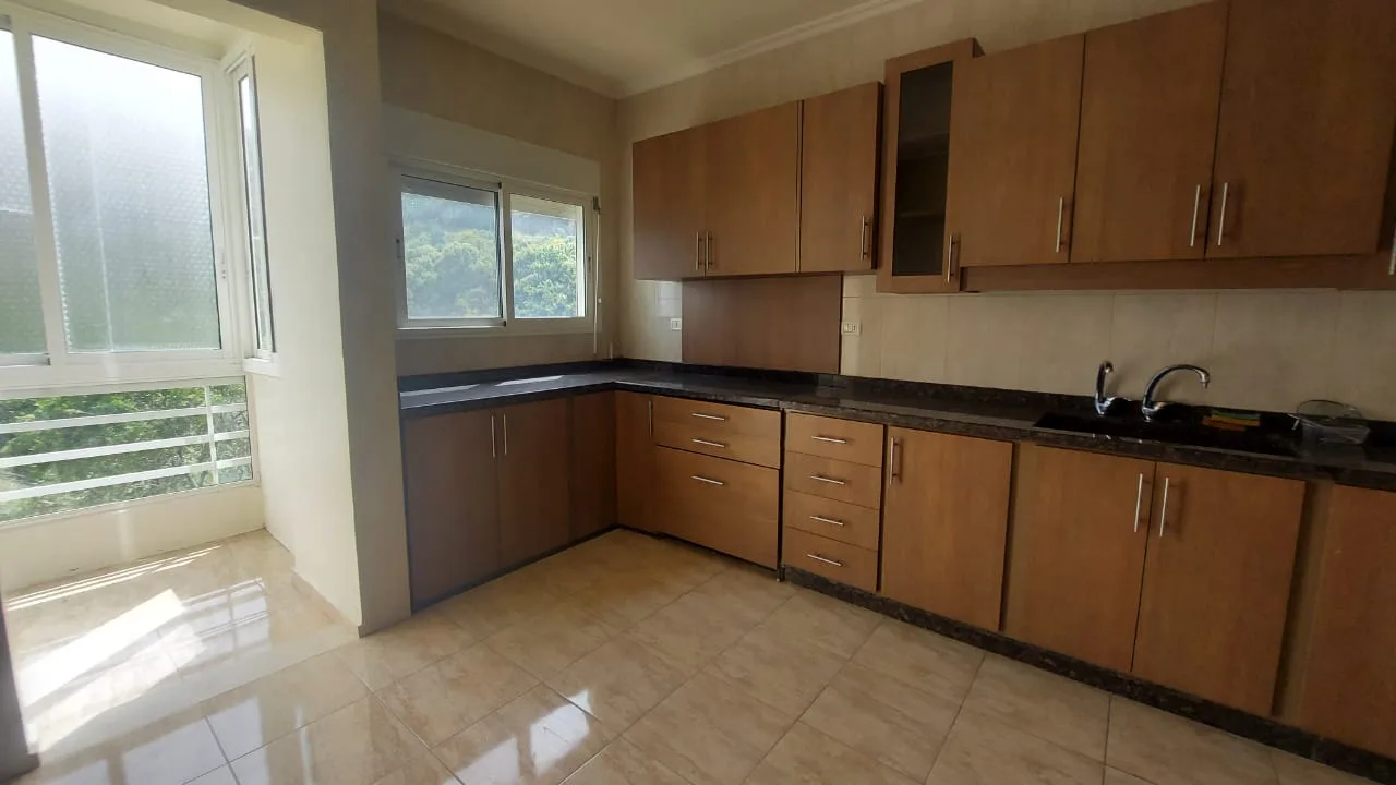 Apartment for Sale in Halat, Lebanon — الصورة 3