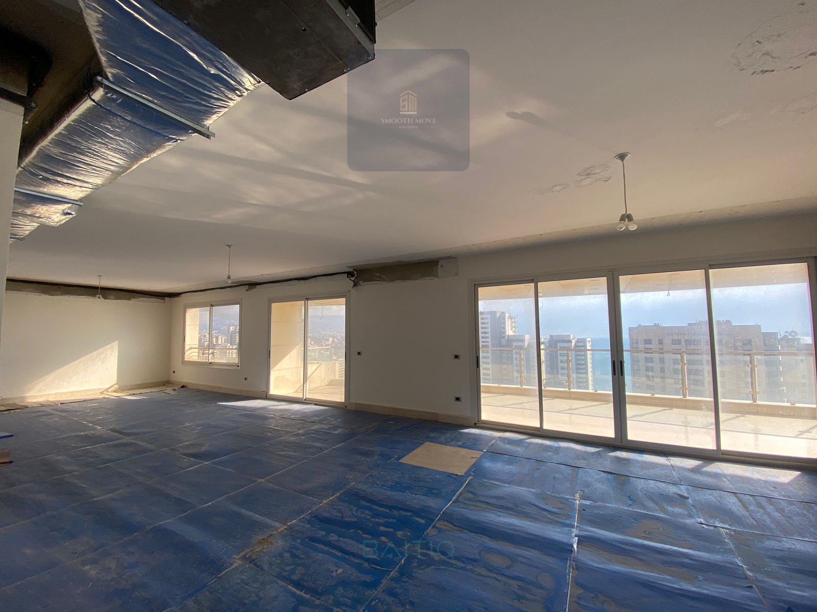 Luxury High-Floor Seaview Apartment for Rent in Rawche, Beirut — الصورة 6