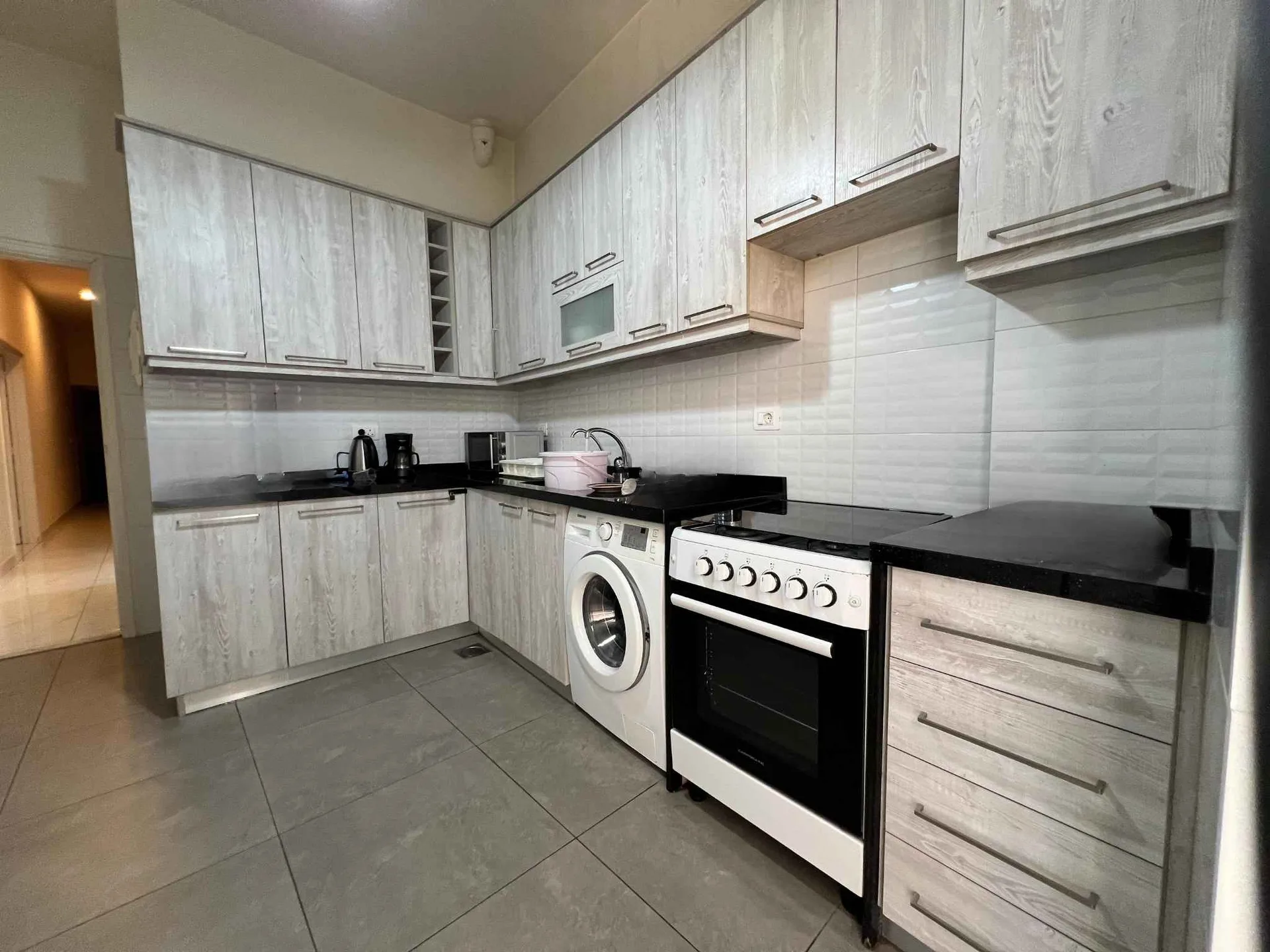 Apartment for Sale in Mar Mikhael, Beirut, Lebanon — الصورة 5