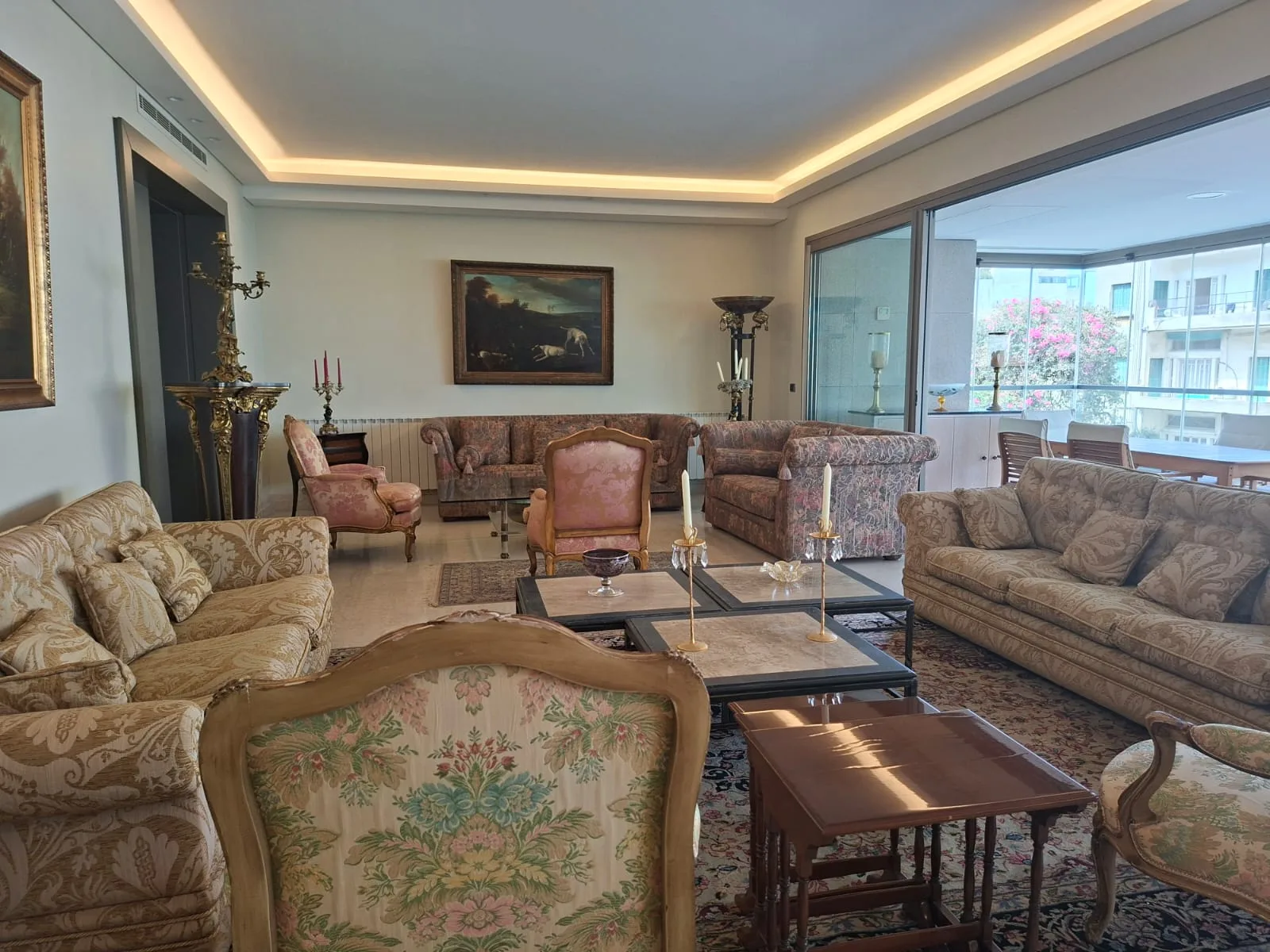 Apartment for Rent in Clemenceau, Beirut, Lebanon — الصورة 4