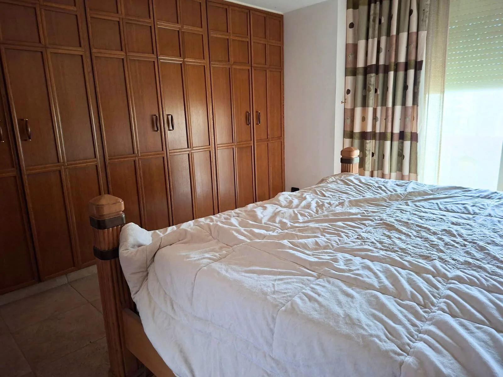 Apartment for Rent in Ramleh Al Bayda, Beirut, Lebanon — الصورة 8