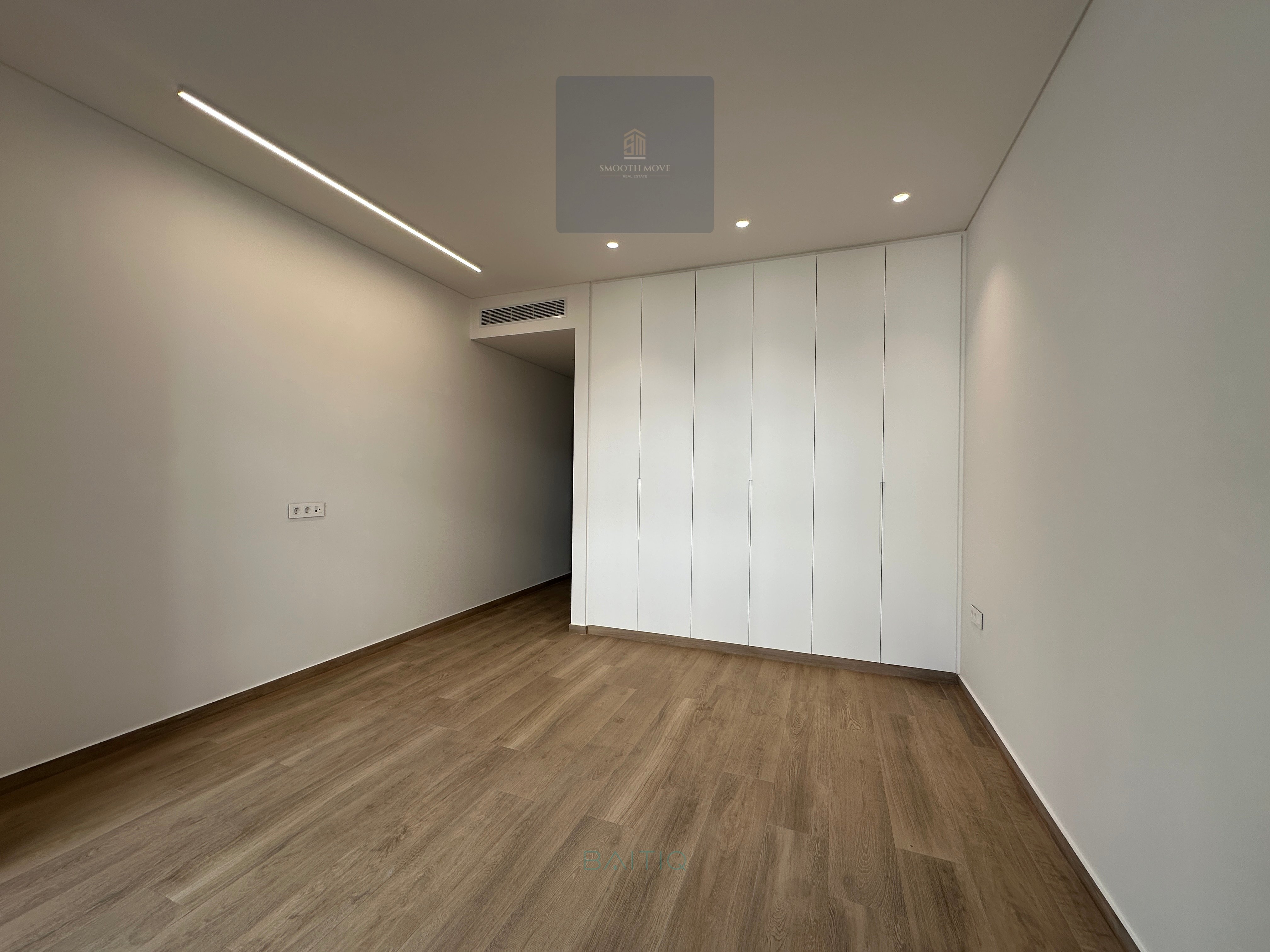 Enormous and Charming Apartment for Rent in Rawche, Beirut — الصورة 7