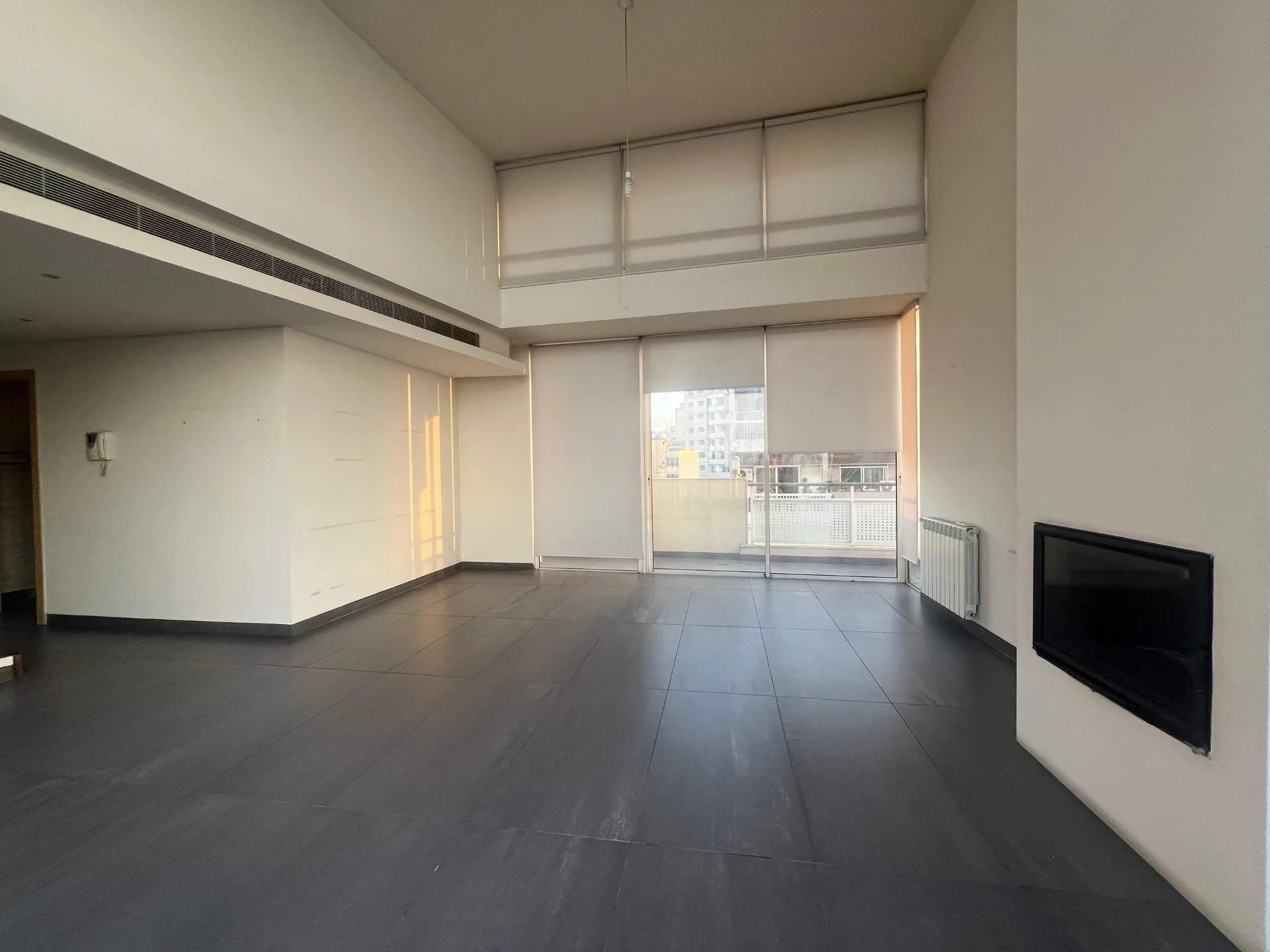 Duplex for Sale in Mar Mikhael, Bayrut, Lebanon — الصورة 8