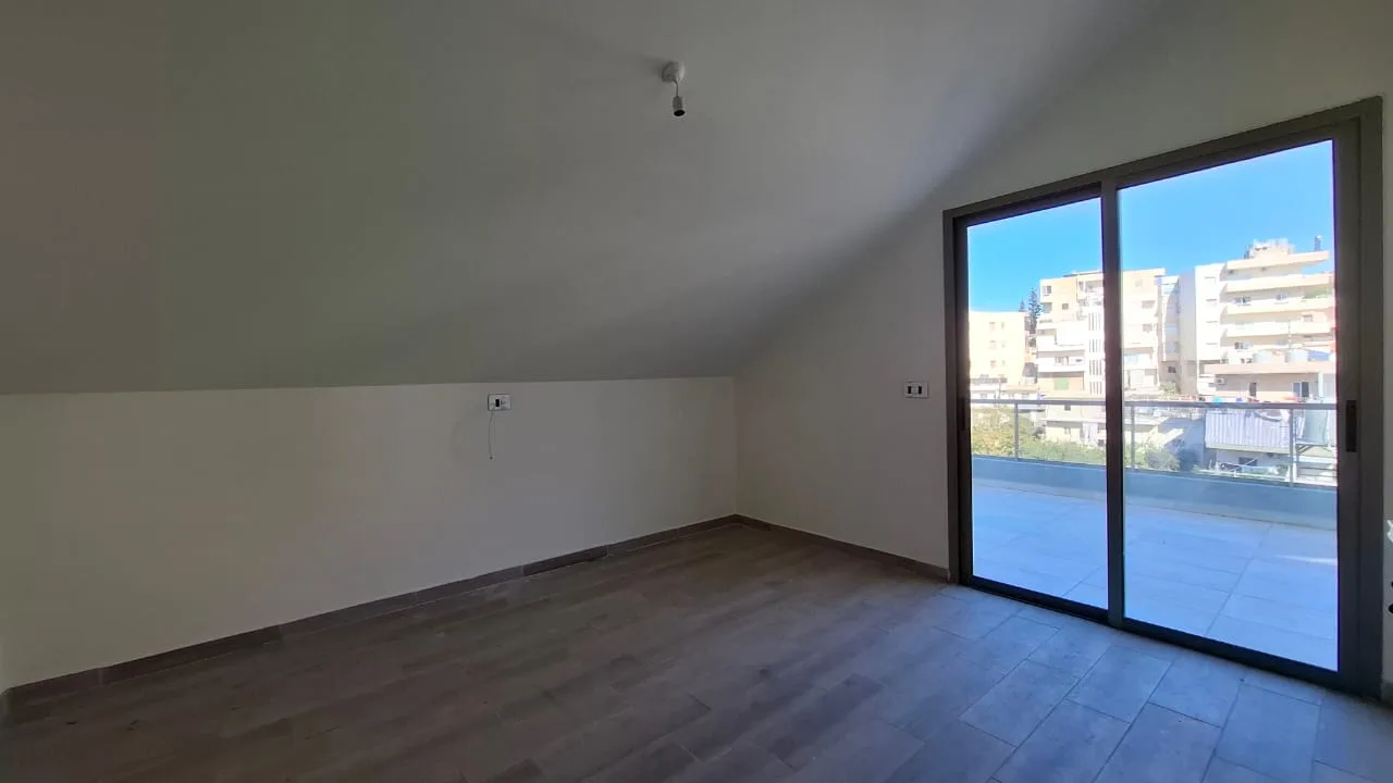 Duplex for Sale in Qartaboun , Lebanon — الصورة 8