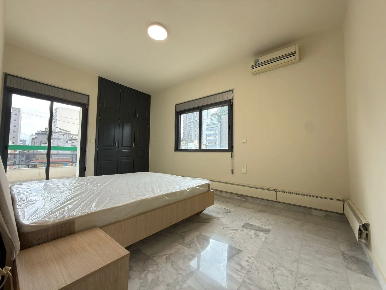 Apartment for Rent in Rizk, Achrafieh, Lebanon — الصورة 9