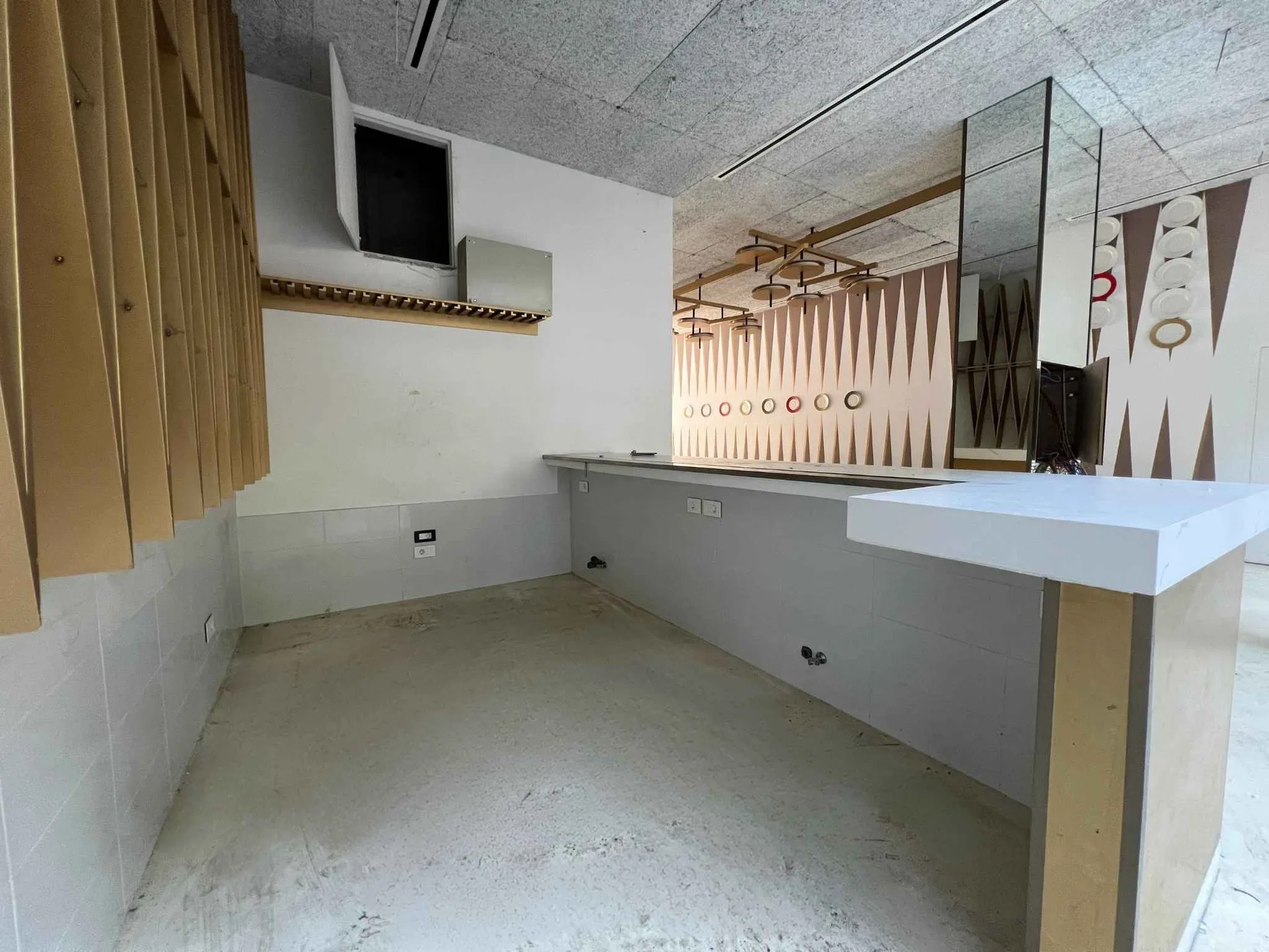Shop for Rent in Mar Mikhael,, Beirut, Lebanon — الصورة 8