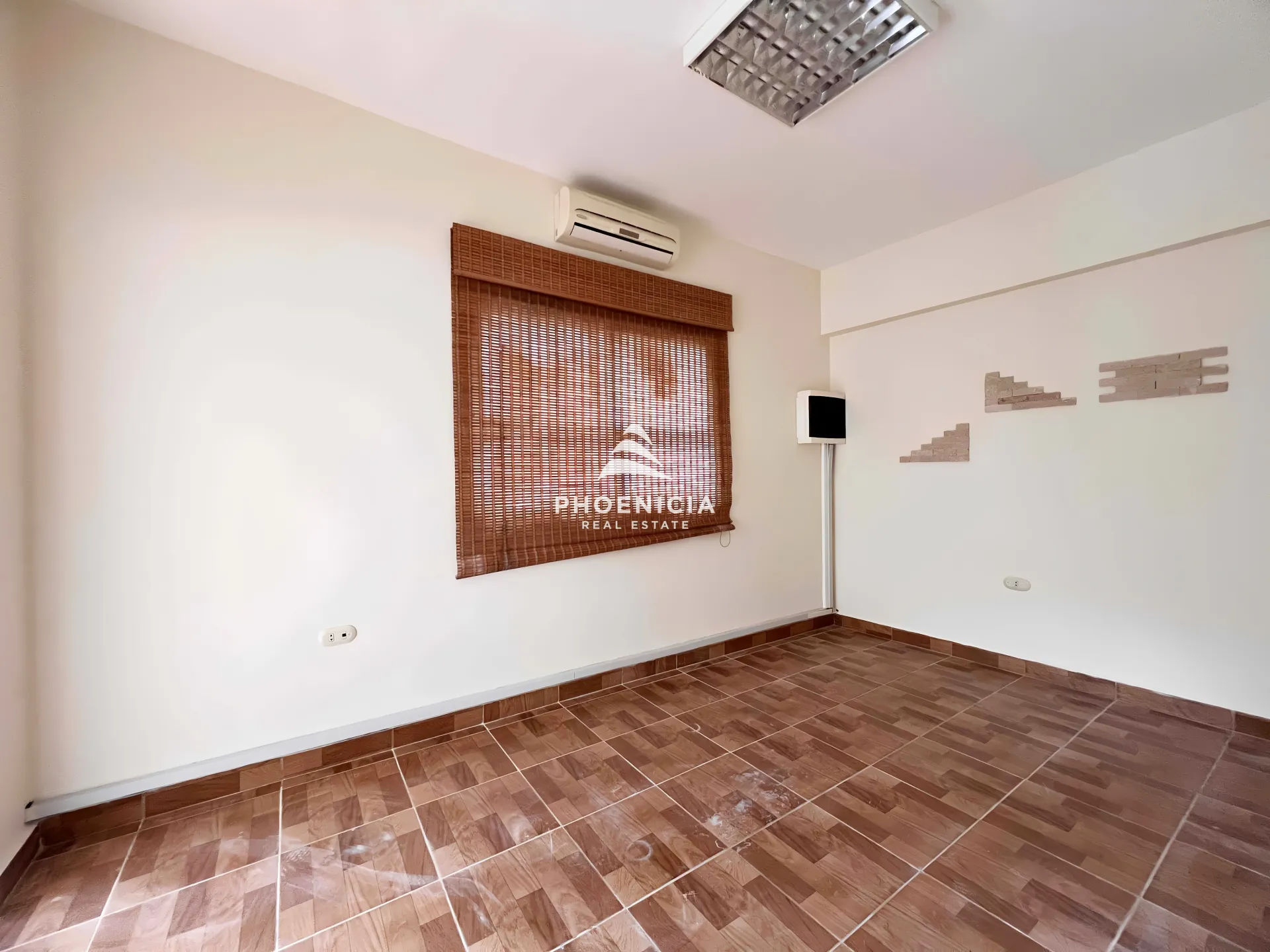 Office for rent in Byblos — الصورة 6